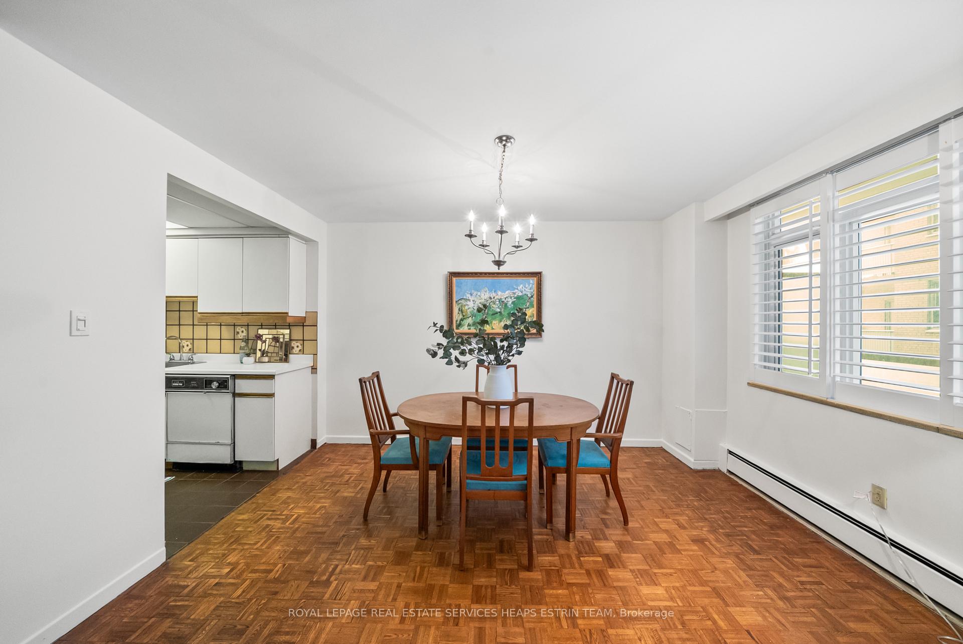 Photo 5 of Unit 204, 581 Avenue Road, Toronto, Yonge-St. Clair — HOMEH