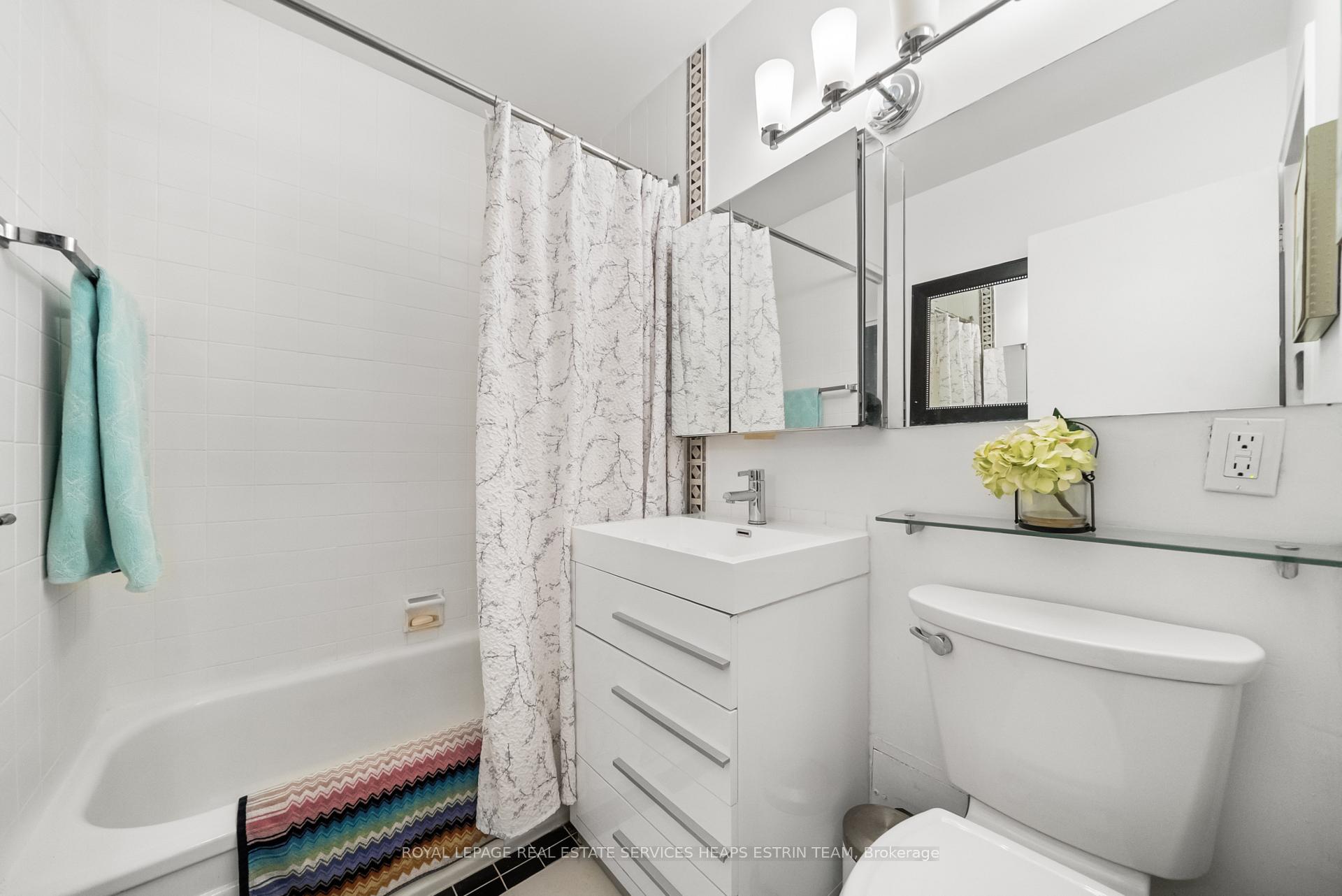Photo 13 of Unit 204, 581 Avenue Road, Toronto, Yonge-St. Clair — HOMEH