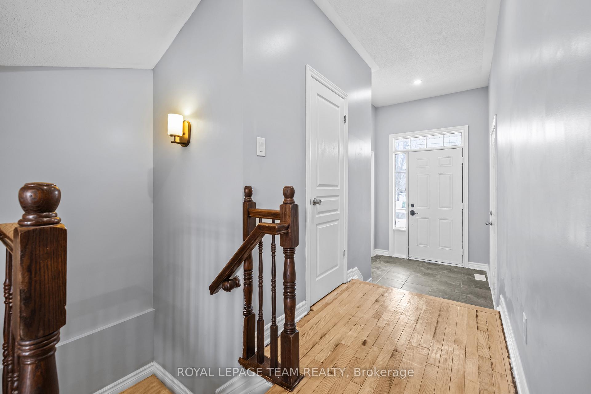 Photo 3 of 943 Klondike Road, Ottawa, Kanata - Morgan's Grant/South March — HOMEH