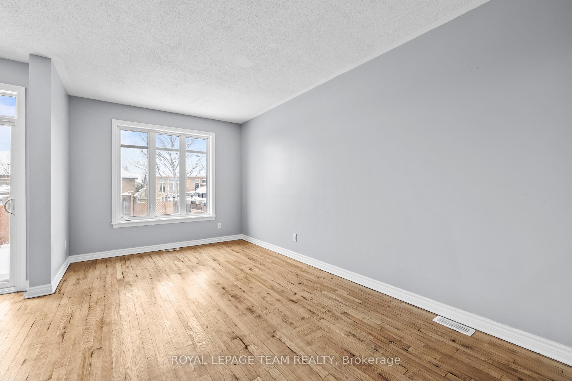 Photo 4 of 943 Klondike Road, Ottawa, Kanata - Morgan's Grant/South March — HOMEH