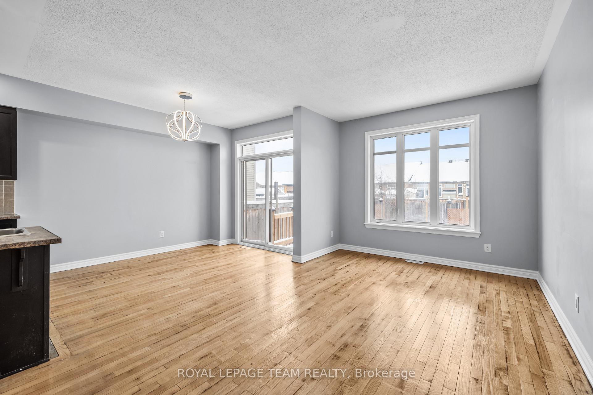 Photo 5 of 943 Klondike Road, Ottawa, Kanata - Morgan's Grant/South March — HOMEH