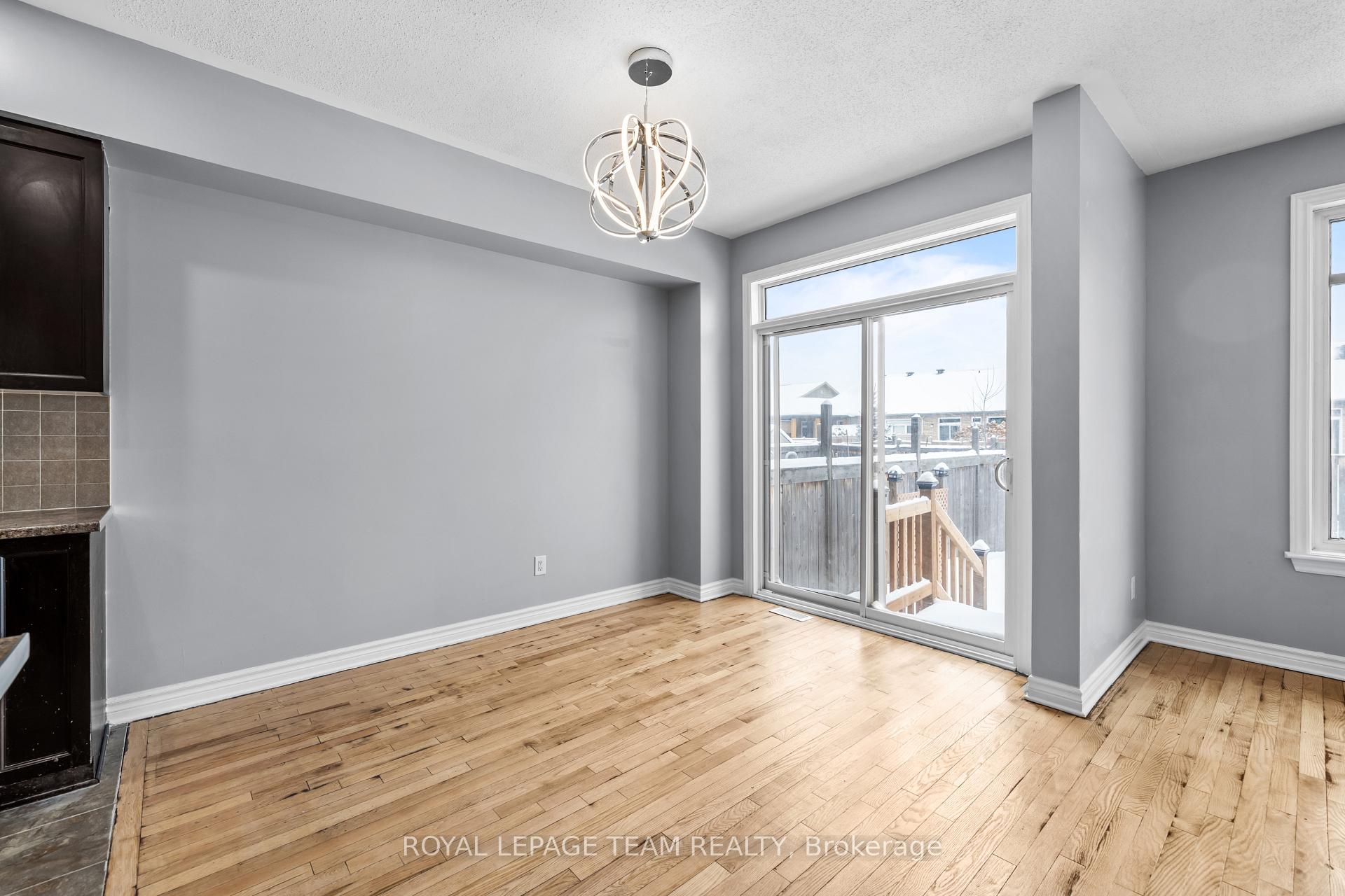 Photo 6 of 943 Klondike Road, Ottawa, Kanata - Morgan's Grant/South March — HOMEH