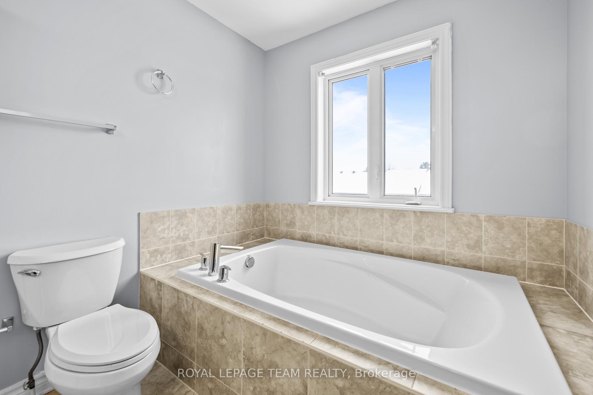 Photo 16 of 943 Klondike Road, Ottawa, Kanata - Morgan's Grant/South March — HOMEH