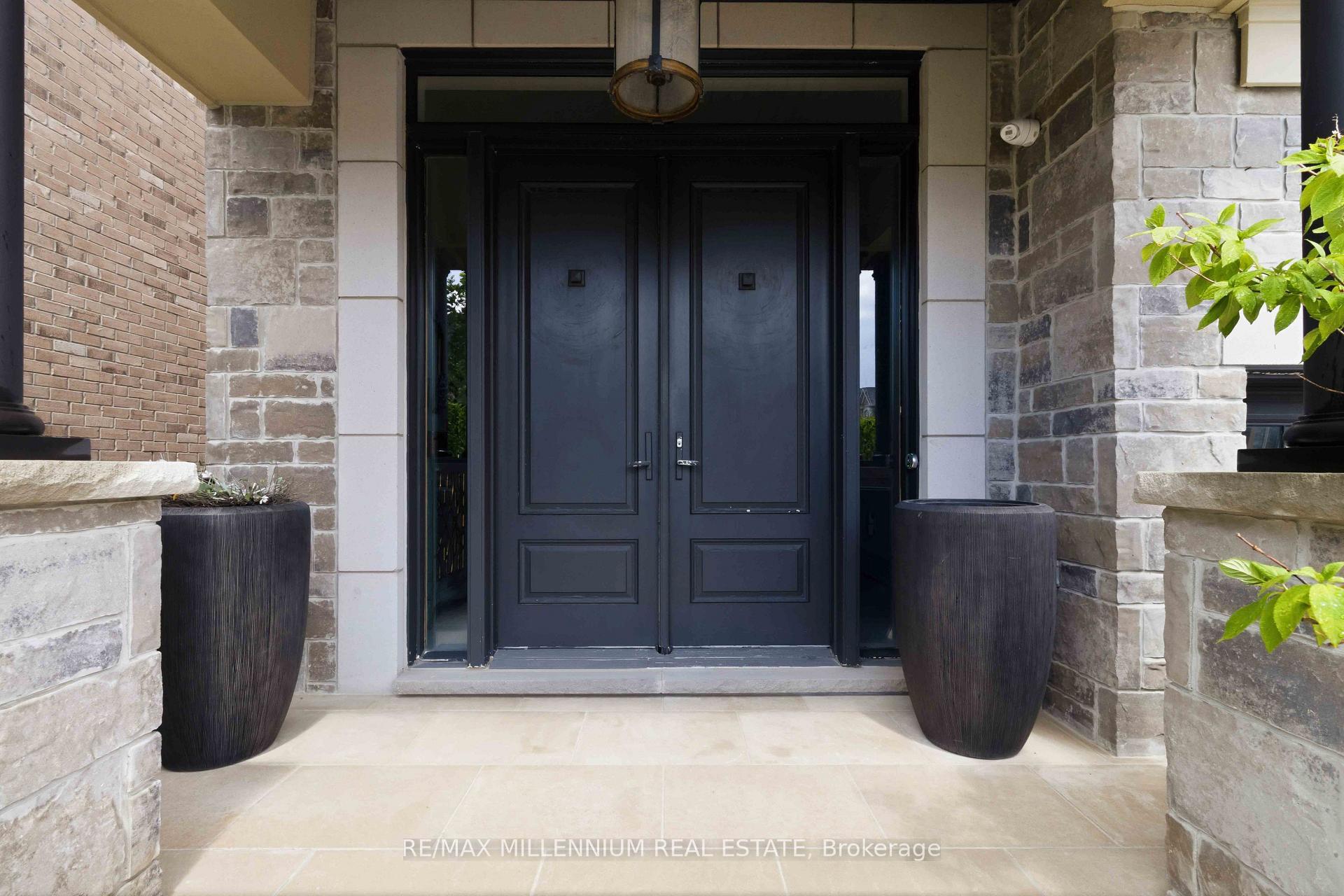 Photo 3 of 69 Menotti Drive, Richmond Hill, Oak Ridges — HOMEH