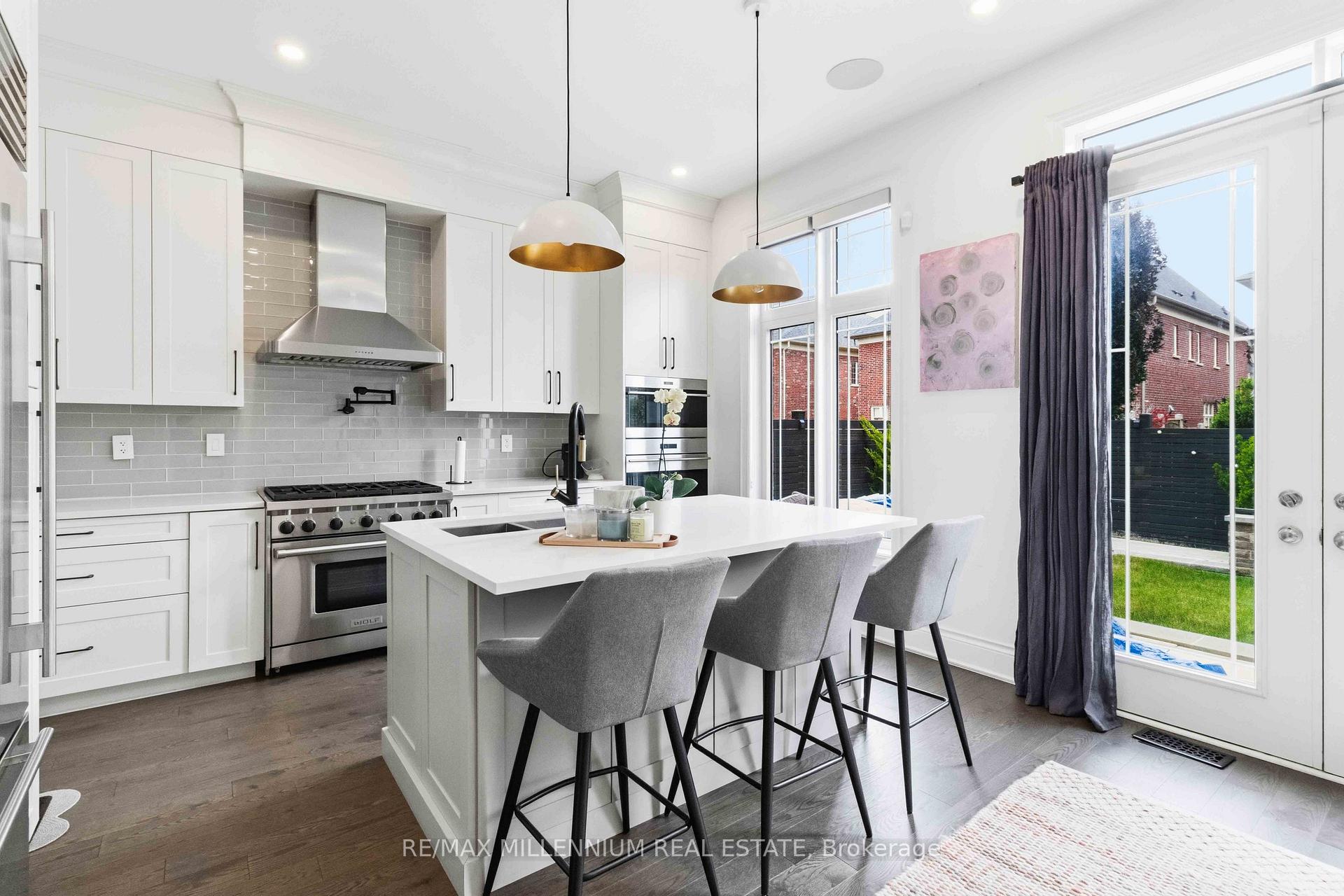 Photo 10 of 69 Menotti Drive, Richmond Hill, Oak Ridges — HOMEH