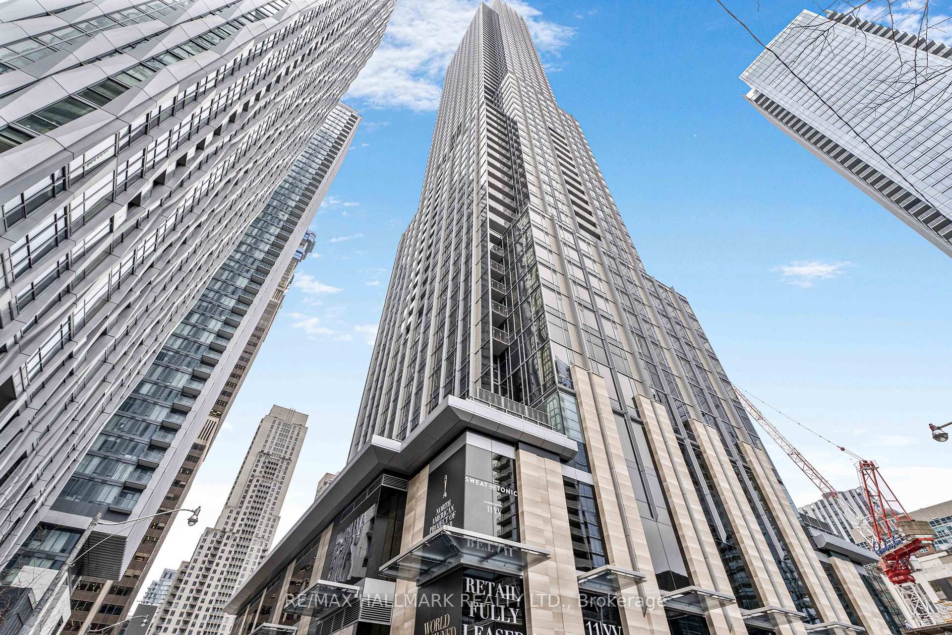 Front of Unit 3406, 11 Yorkville Avenue
