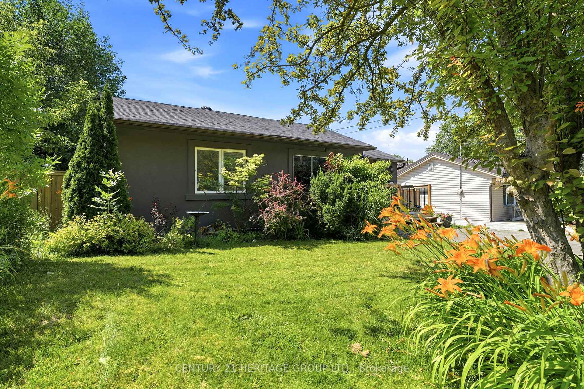 Photo 4 of 143 Silas Boulevard, Georgina, Keswick North — HOMEH