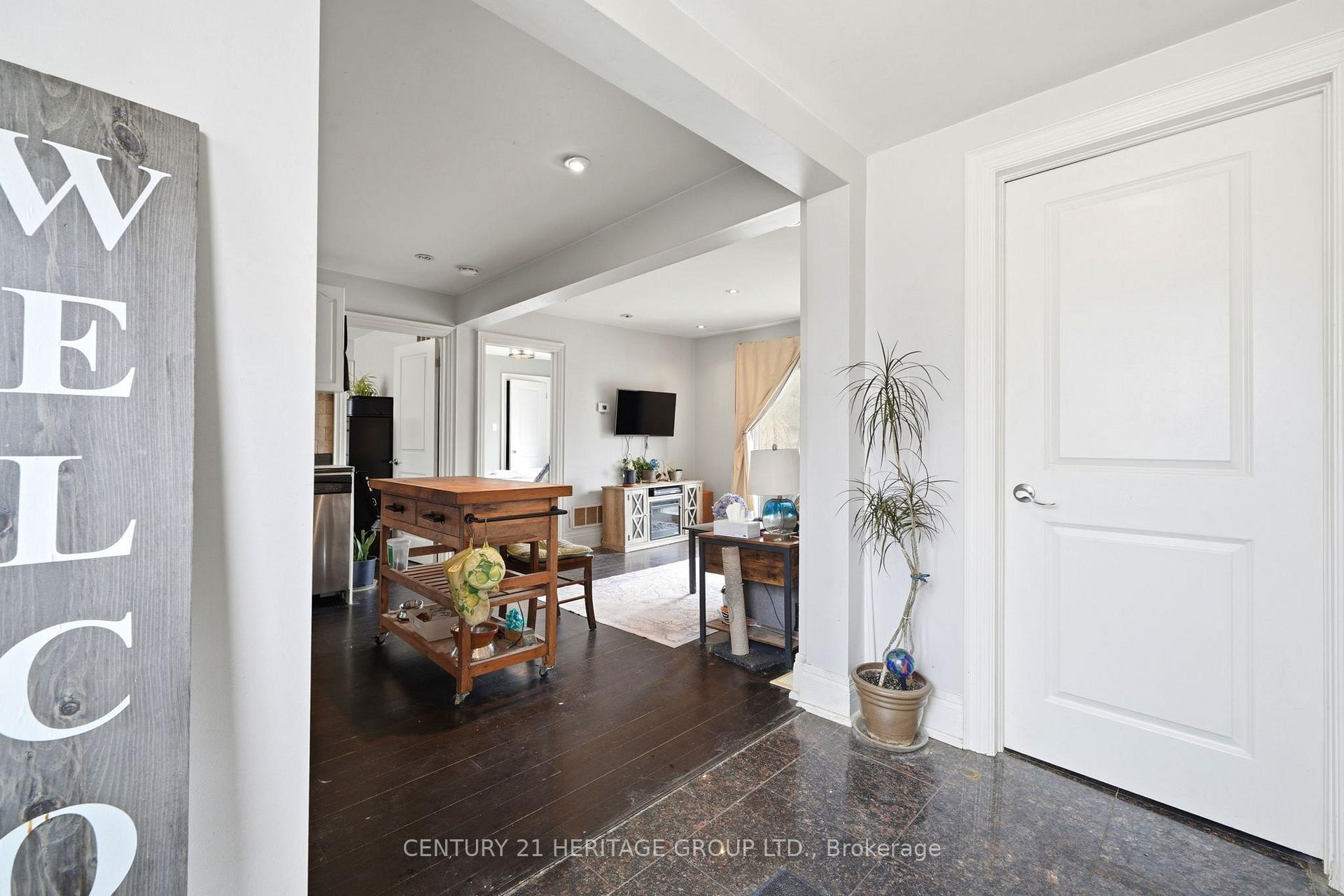Photo 8 of 143 Silas Boulevard, Georgina, Keswick North — HOMEH
