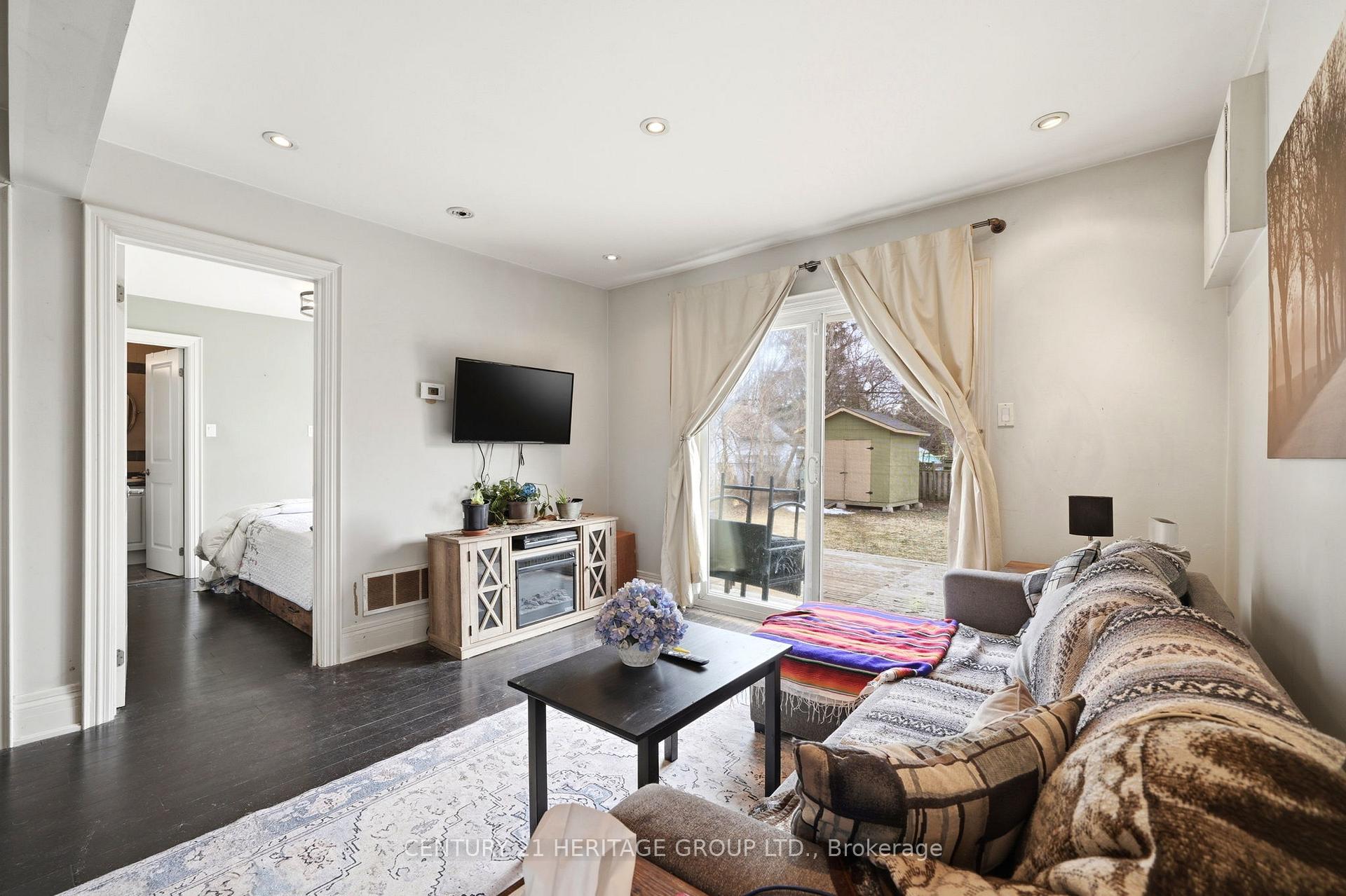 Photo 10 of 143 Silas Boulevard, Georgina, Keswick North — HOMEH
