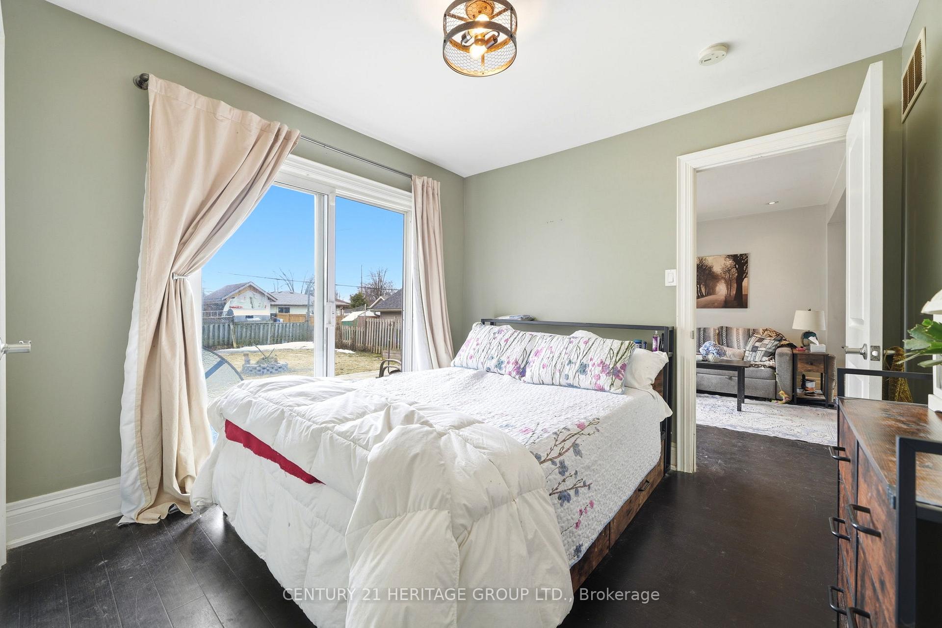 Photo 17 of 143 Silas Boulevard, Georgina, Keswick North — HOMEH