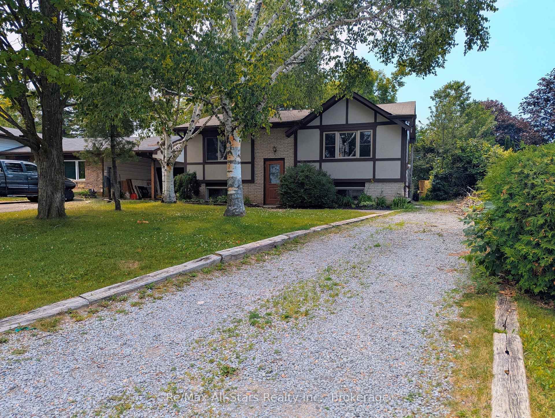 Photo 29 of 1886 Croftdale Crescent, Peterborough, Monaghan Ward 2 — HOMEH