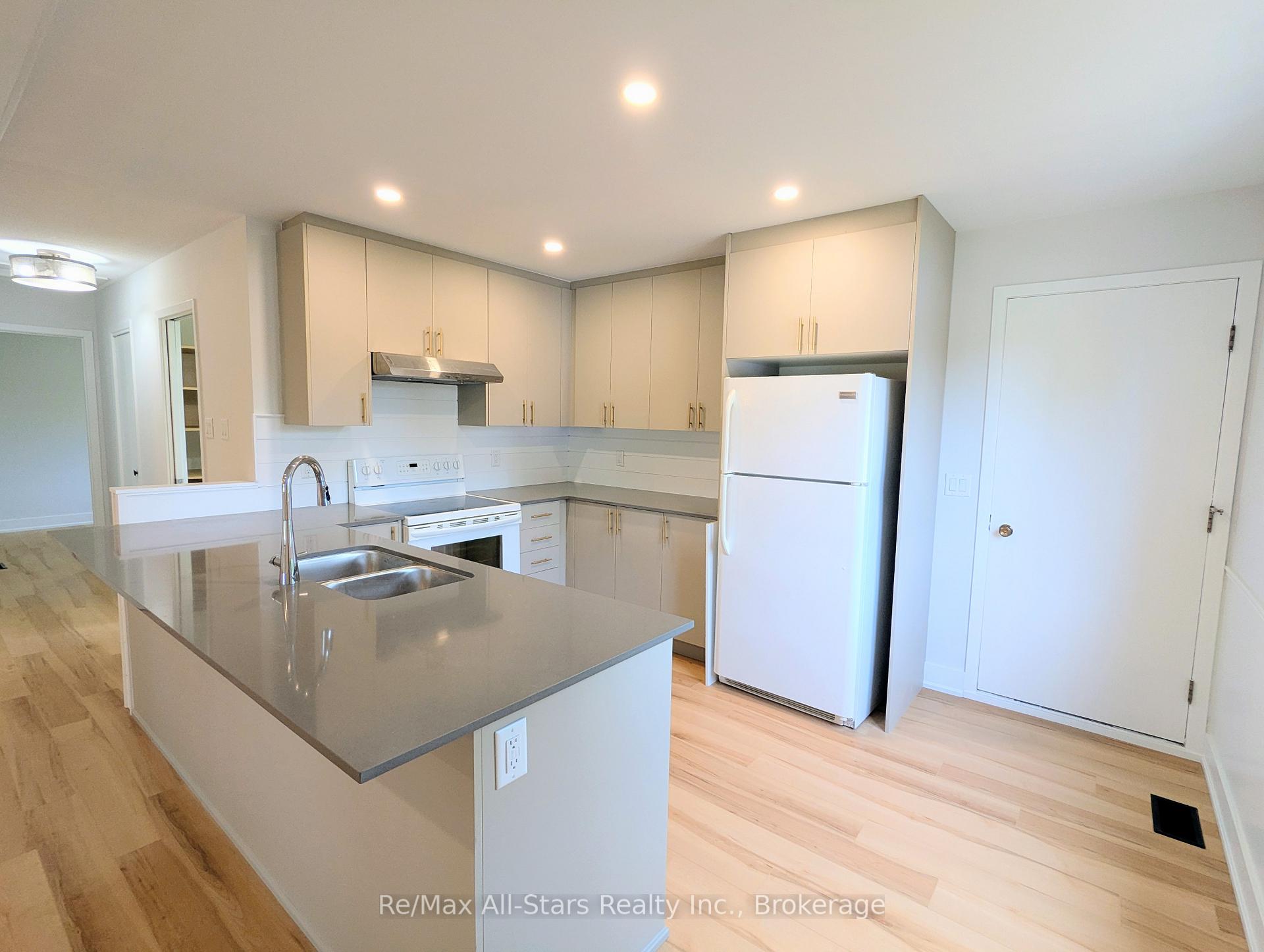 Photo 11 of 1886 Croftdale Crescent, Peterborough, Monaghan Ward 2 — HOMEH