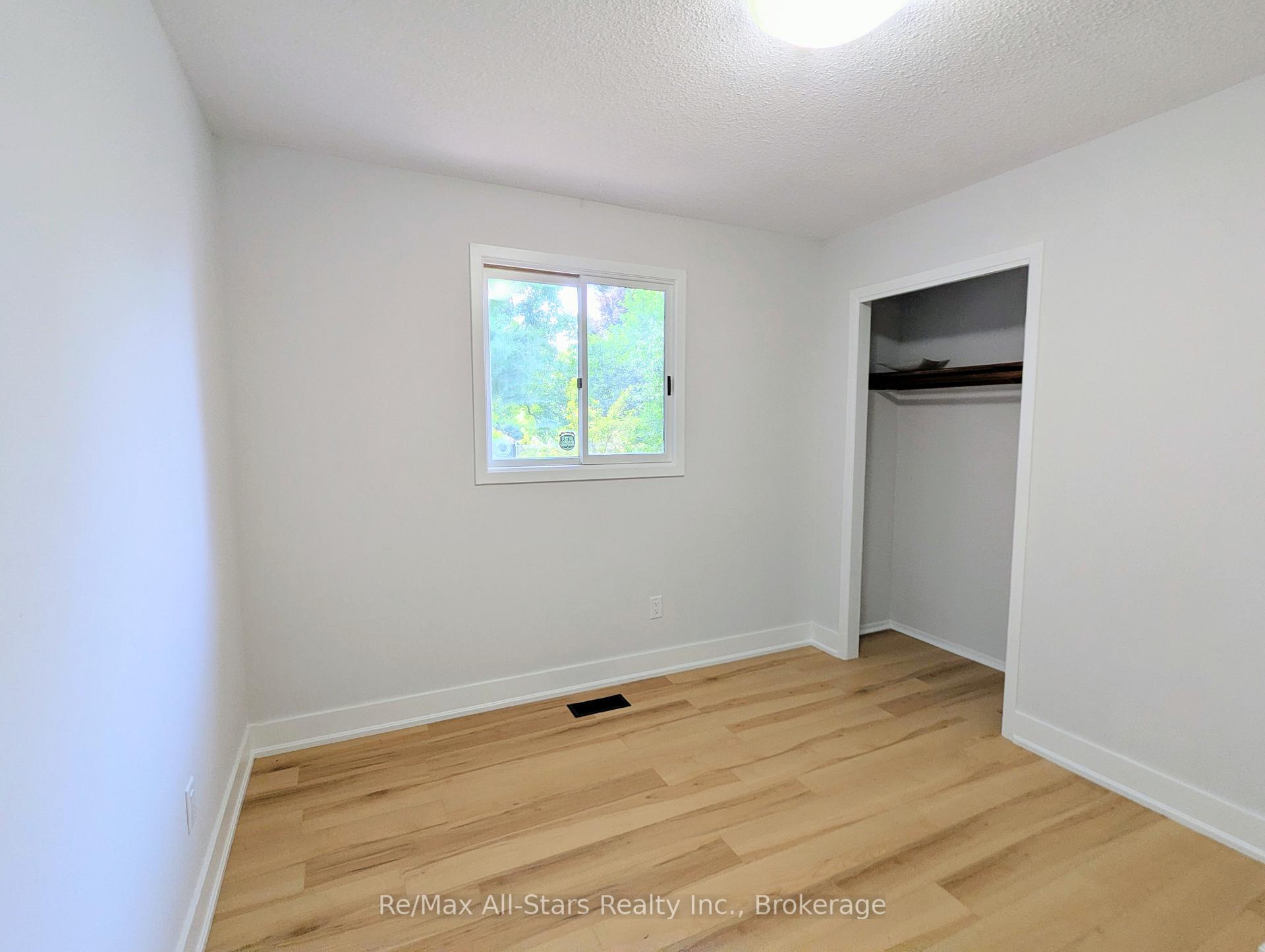 Photo 18 of 1886 Croftdale Crescent, Peterborough, Monaghan Ward 2 — HOMEH