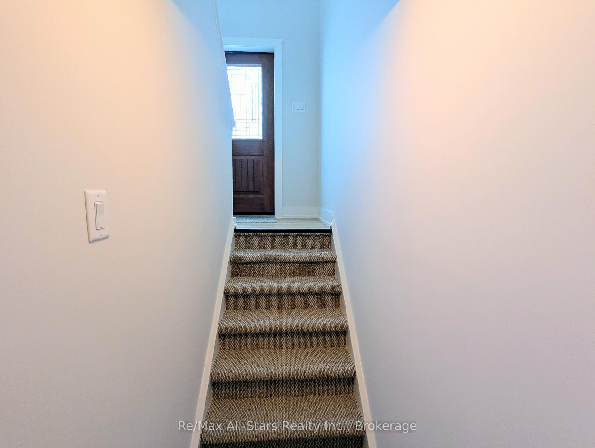Photo 19 of 1886 Croftdale Crescent, Peterborough, Monaghan Ward 2 — HOMEH