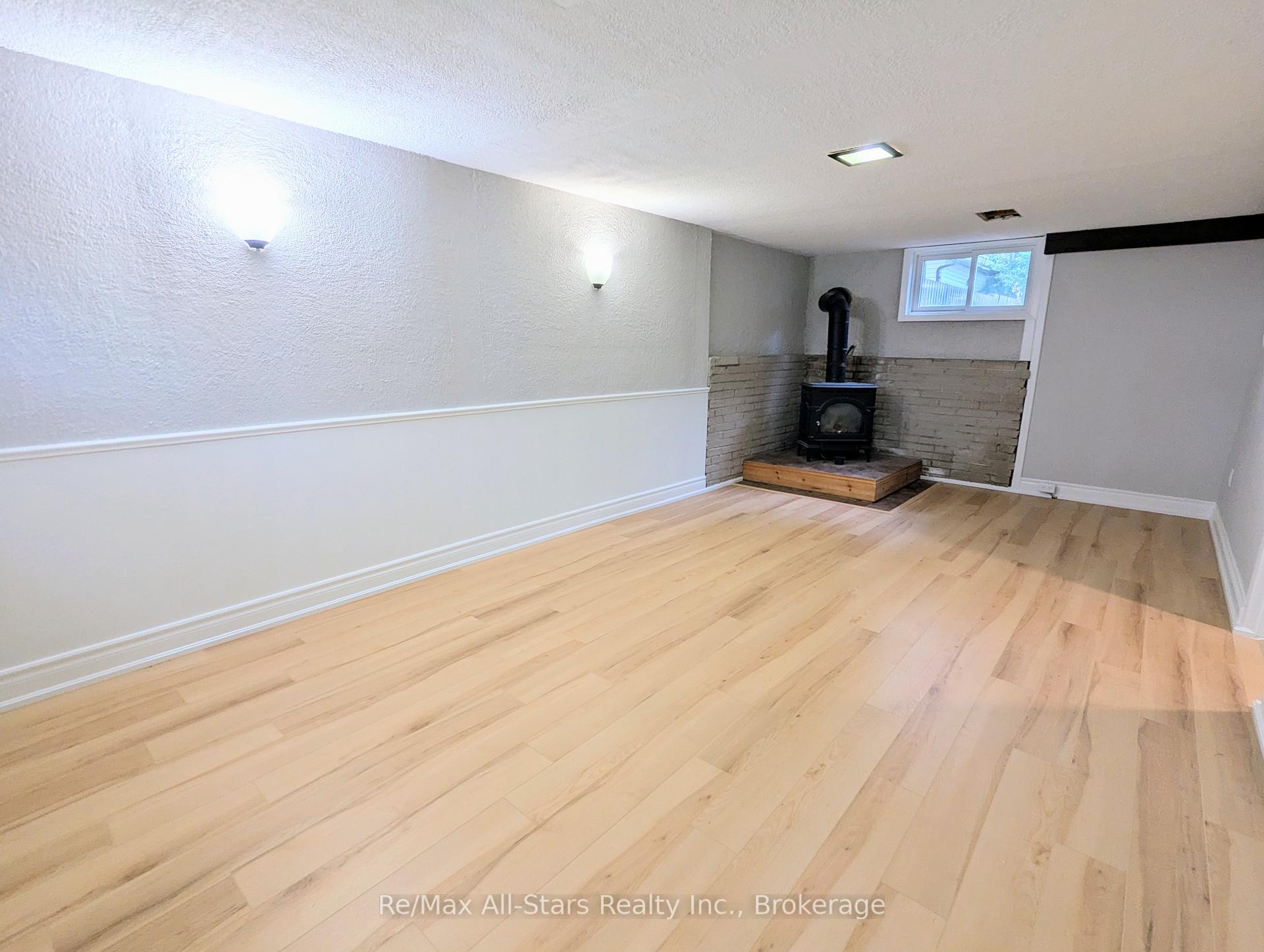 Photo 20 of 1886 Croftdale Crescent, Peterborough, Monaghan Ward 2 — HOMEH