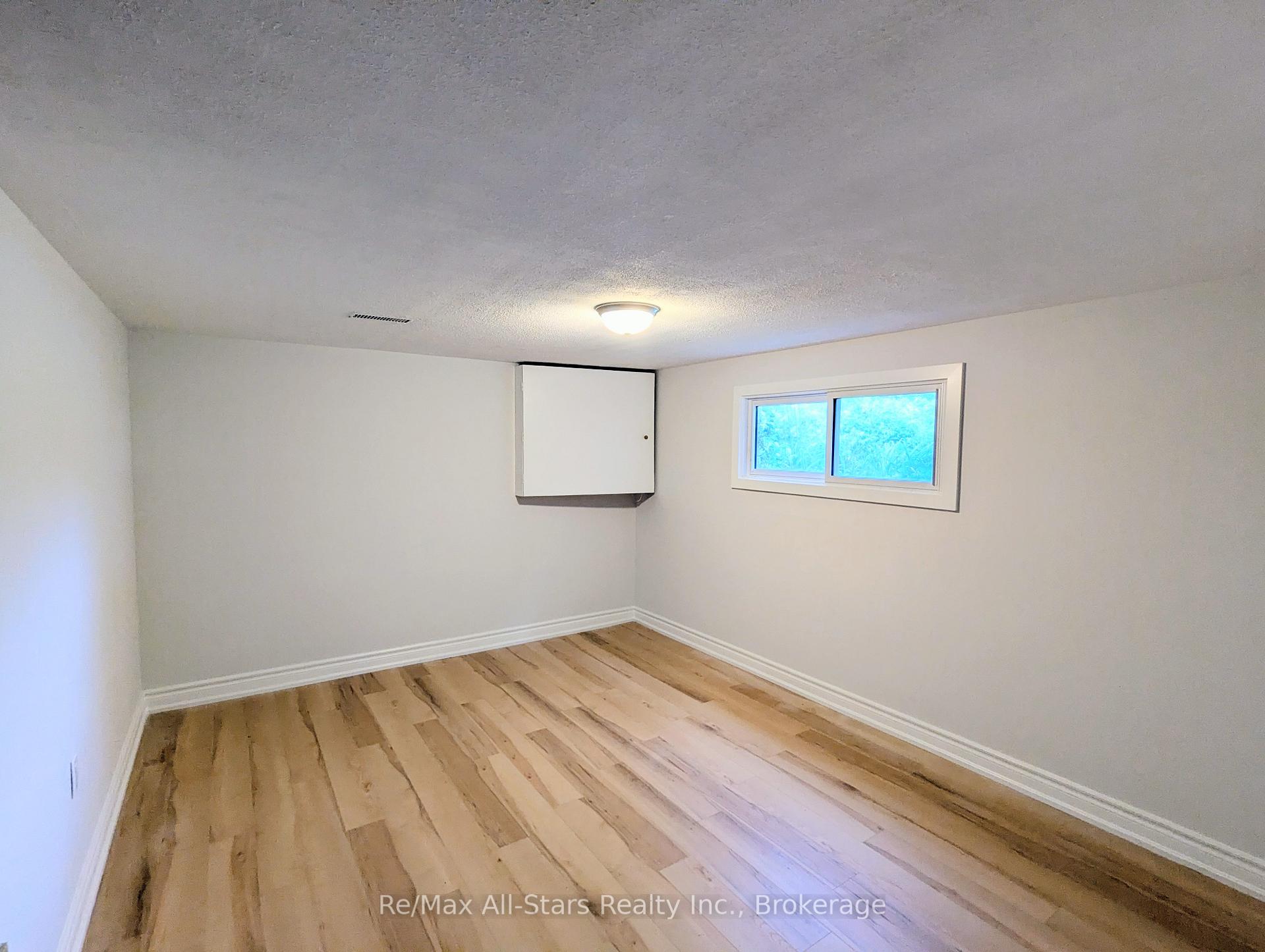 Photo 24 of 1886 Croftdale Crescent, Peterborough, Monaghan Ward 2 — HOMEH