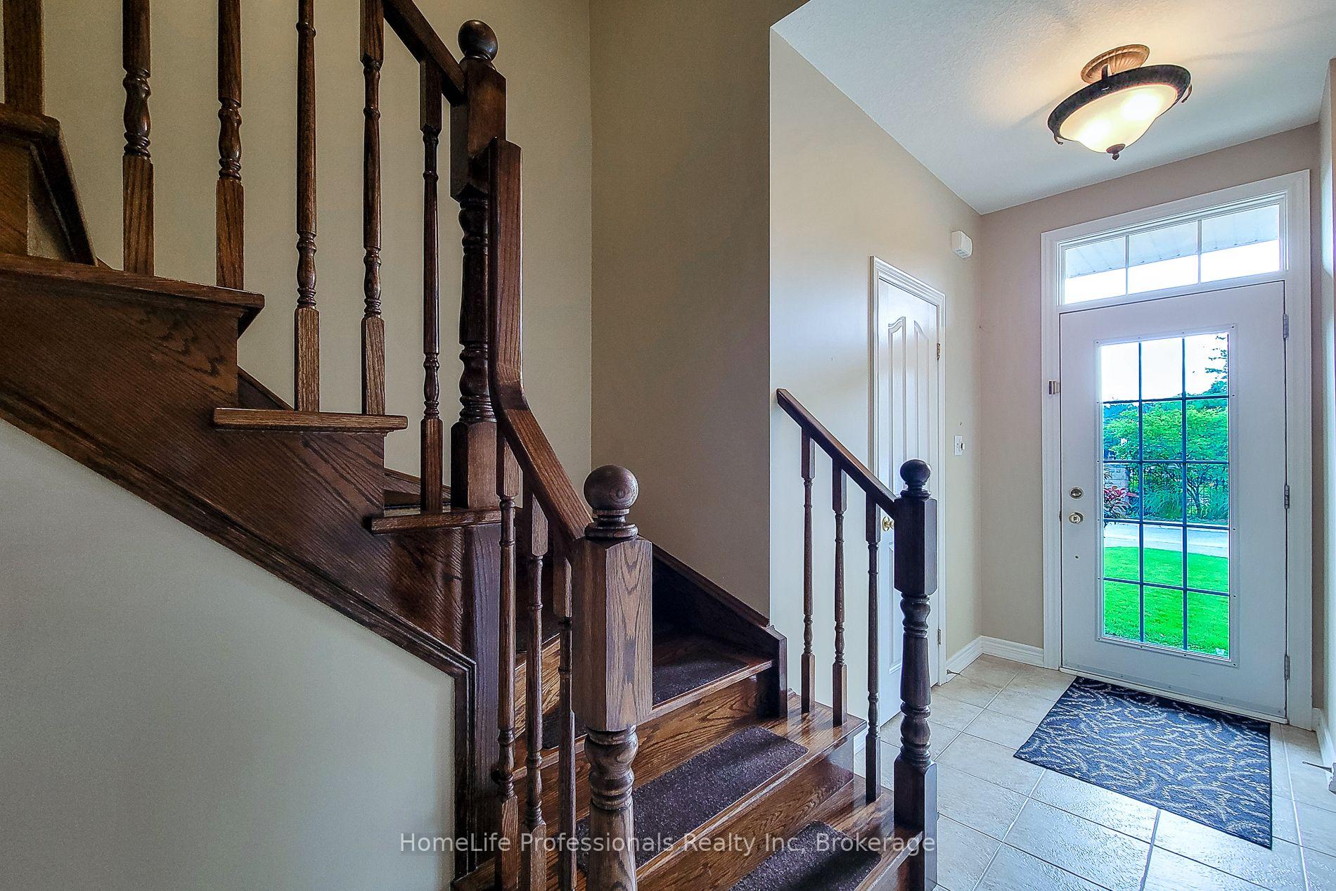 Photo 6 of 512 Stonehenge Drive, Hamilton, Meadowlands — HOMEH