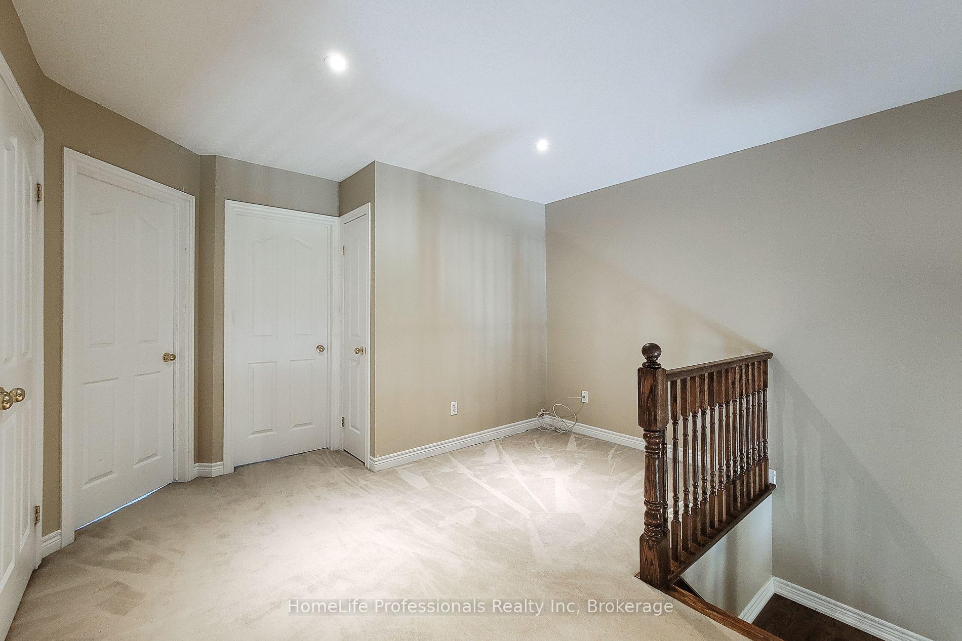 Photo 30 of 512 Stonehenge Drive, Hamilton, Meadowlands — HOMEH