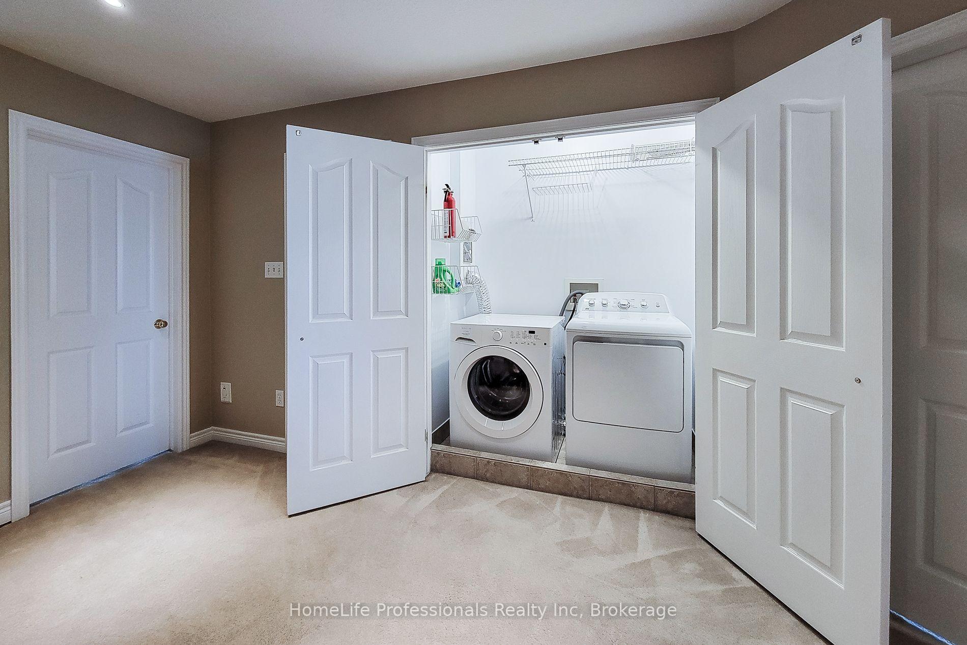 Photo 35 of 512 Stonehenge Drive, Hamilton, Meadowlands — HOMEH