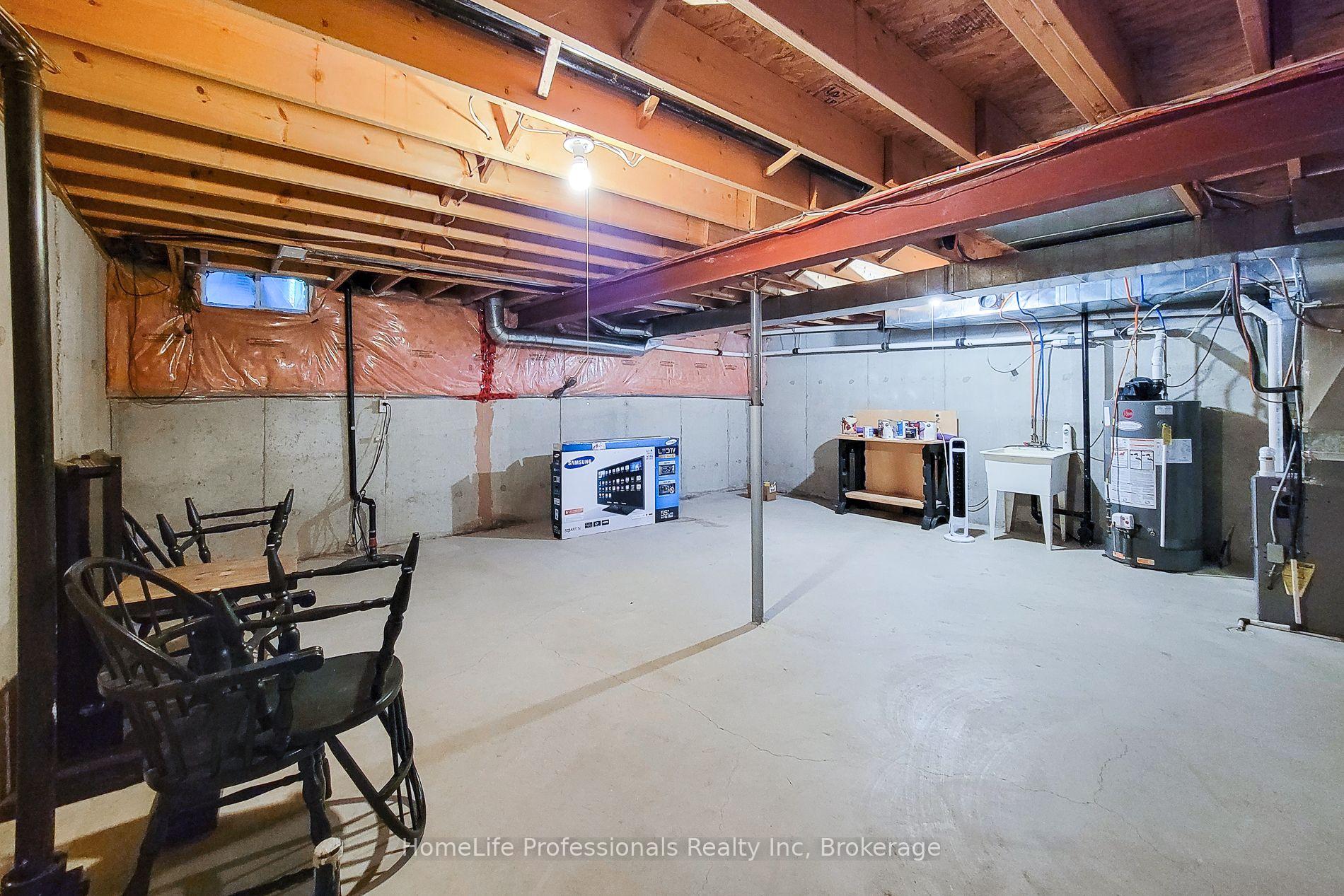 Photo 36 of 512 Stonehenge Drive, Hamilton, Meadowlands — HOMEH
