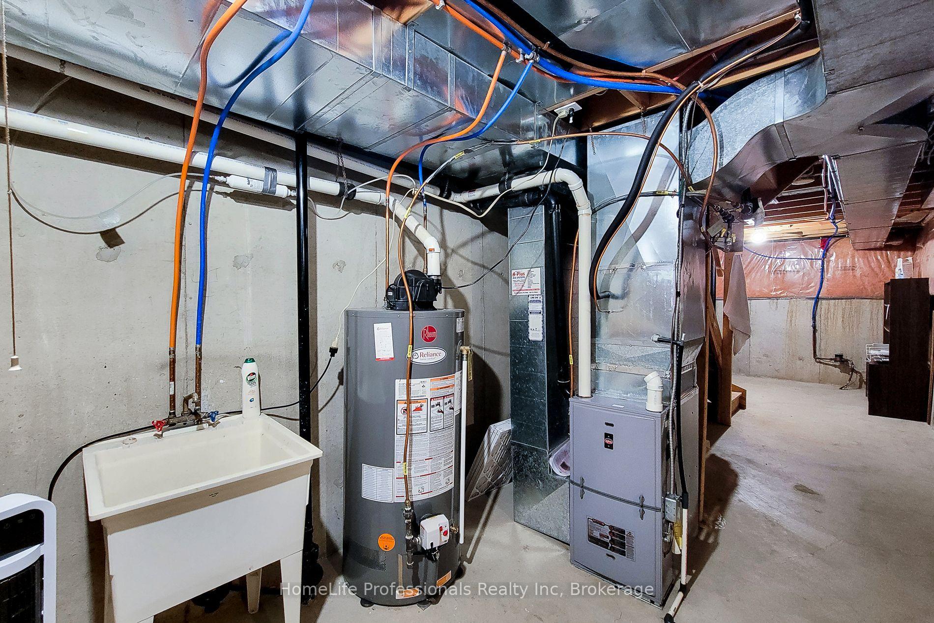 Photo 37 of 512 Stonehenge Drive, Hamilton, Meadowlands — HOMEH