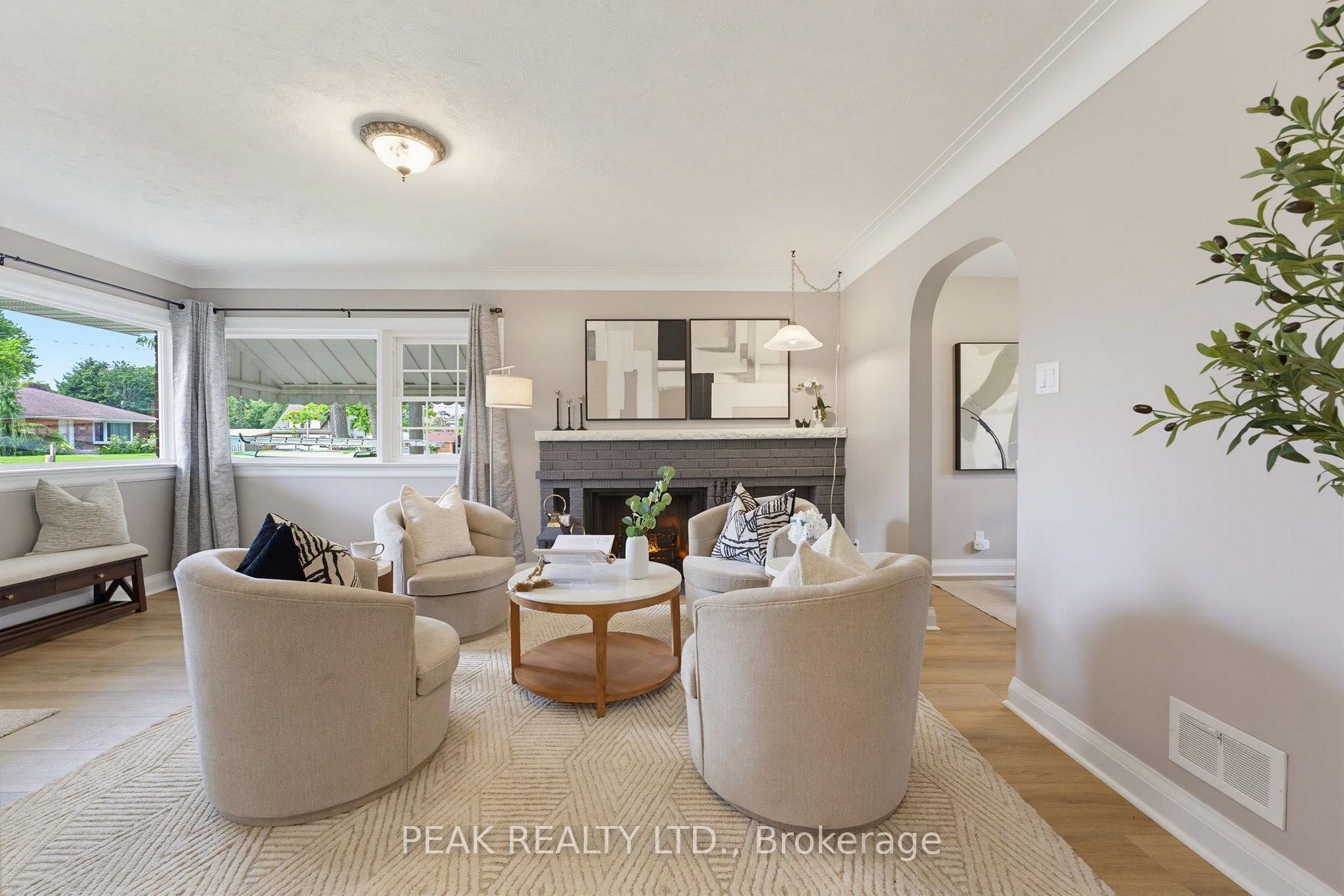 Photo 6 of 84 Dundas Street W, Brant, Paris — HOMEH