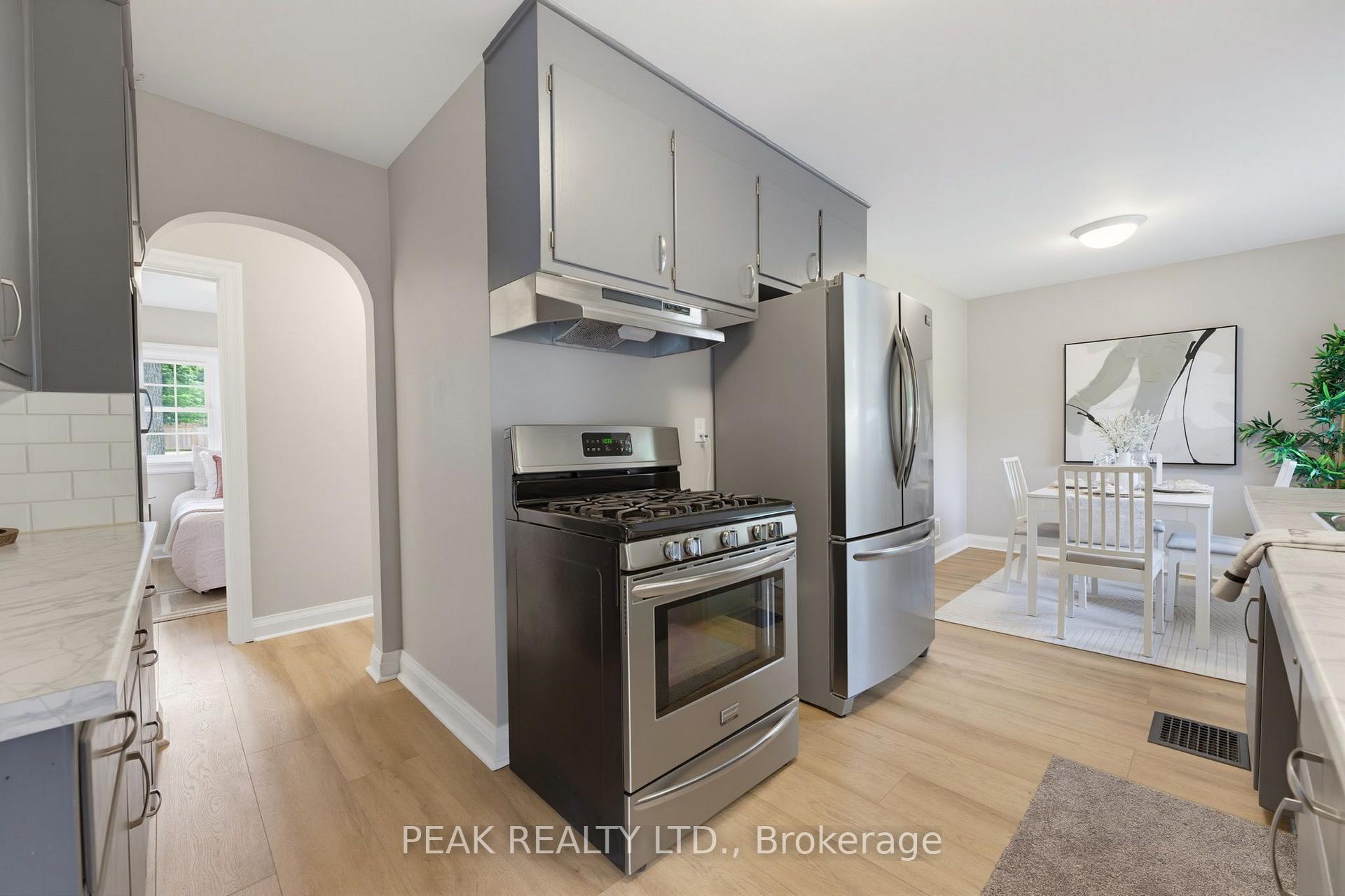 Photo 9 of 84 Dundas Street W, Brant, Paris — HOMEH