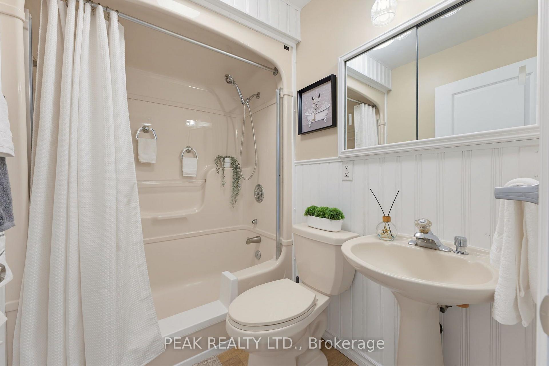 Photo 16 of 84 Dundas Street W, Brant, Paris — HOMEH