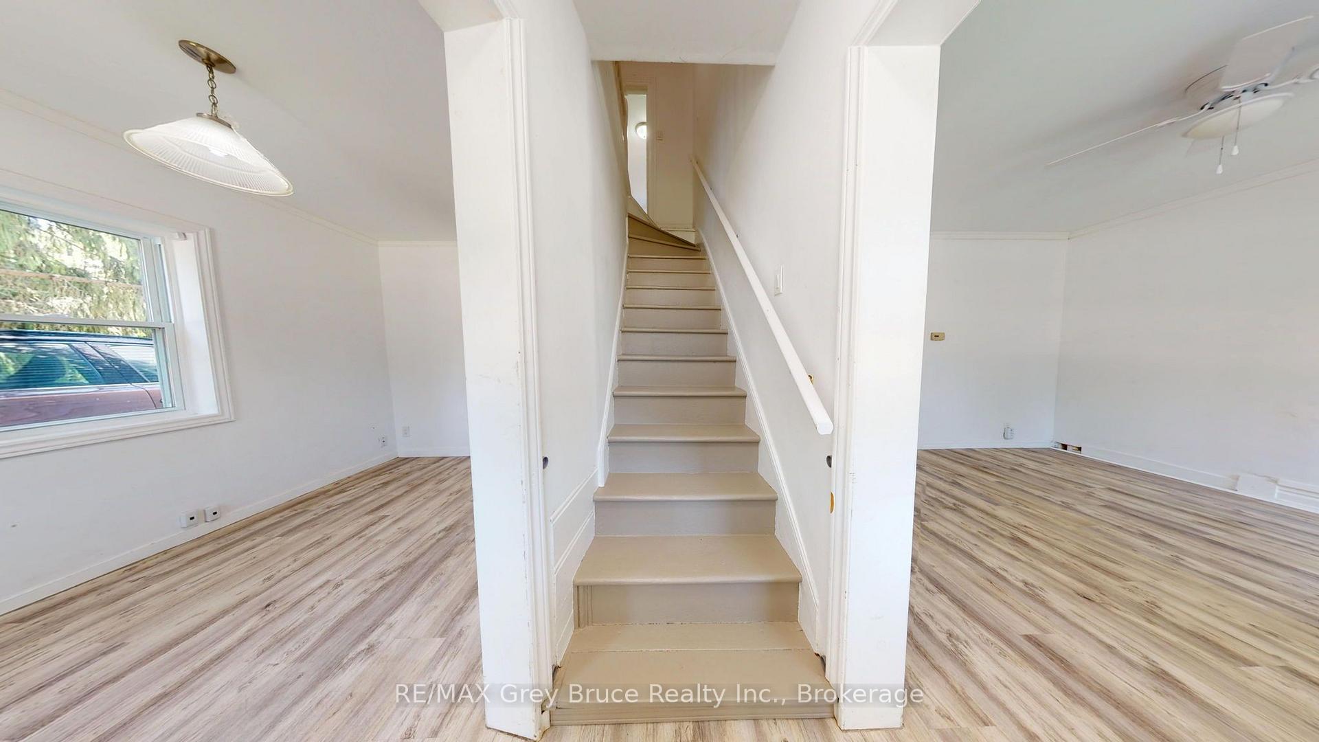 Photo 2 of 218 Denmark Street, Meaford — HOMEH