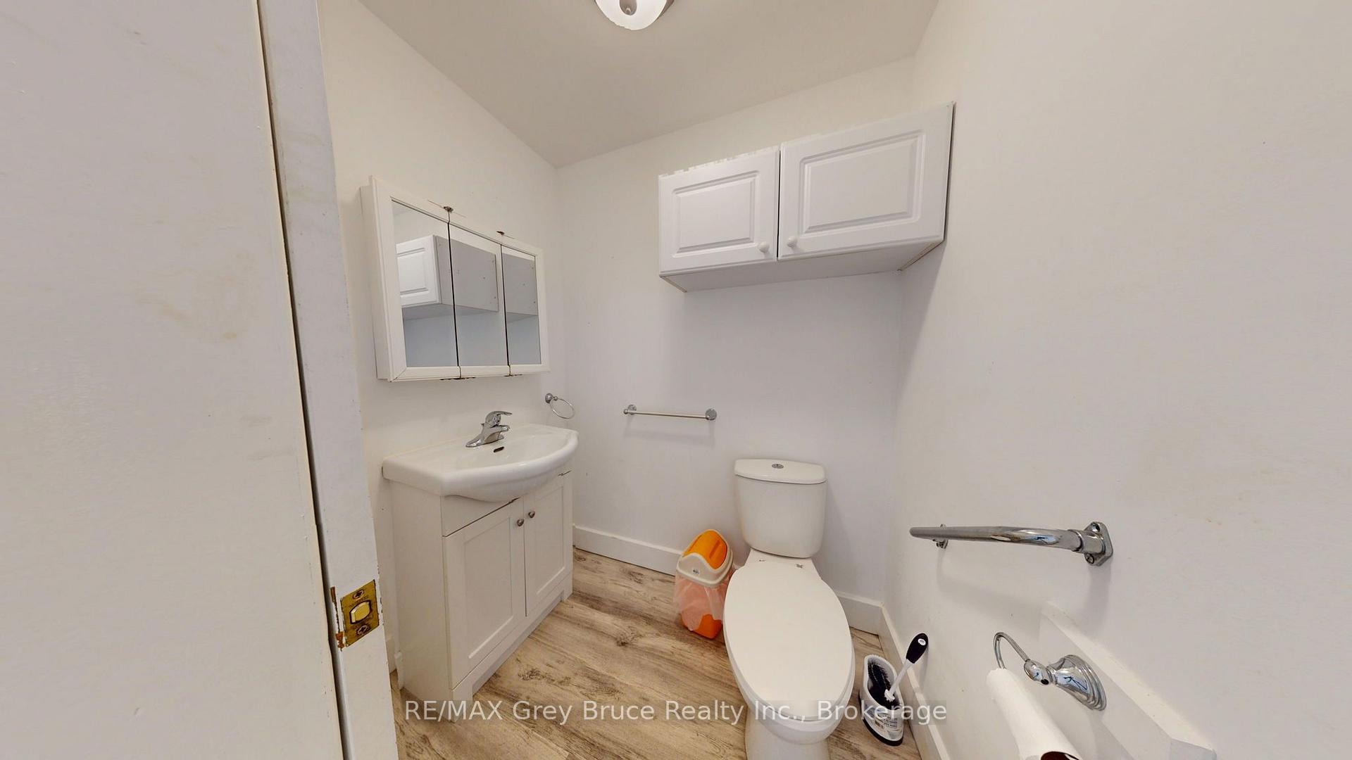 Photo 7 of 218 Denmark Street, Meaford — HOMEH