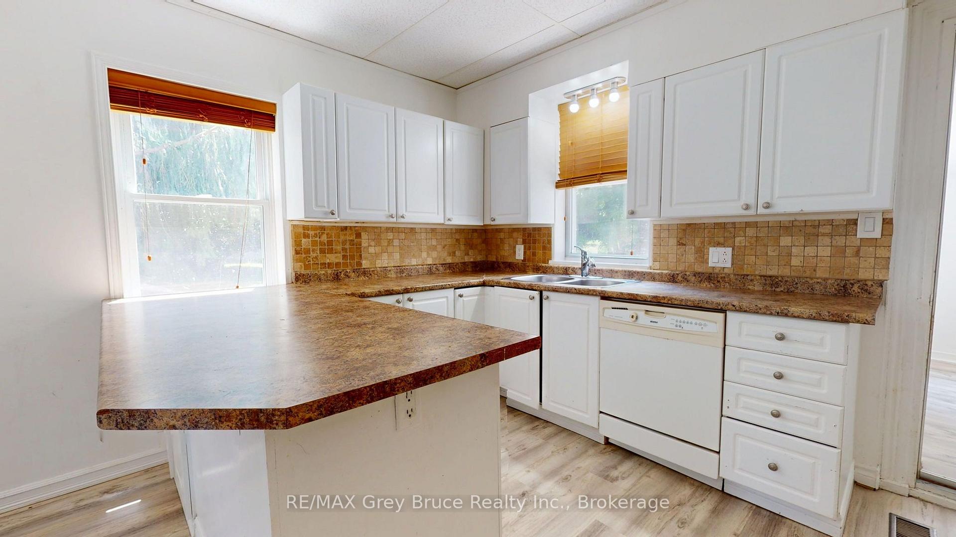 Photo 9 of 218 Denmark Street, Meaford — HOMEH