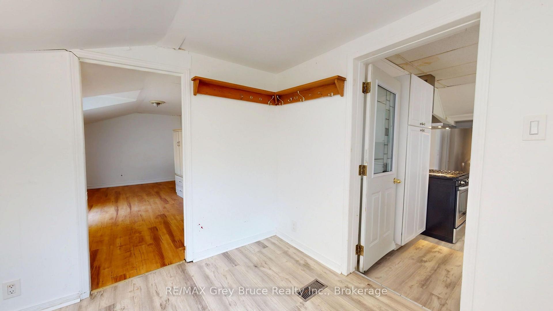 Photo 17 of 218 Denmark Street, Meaford — HOMEH