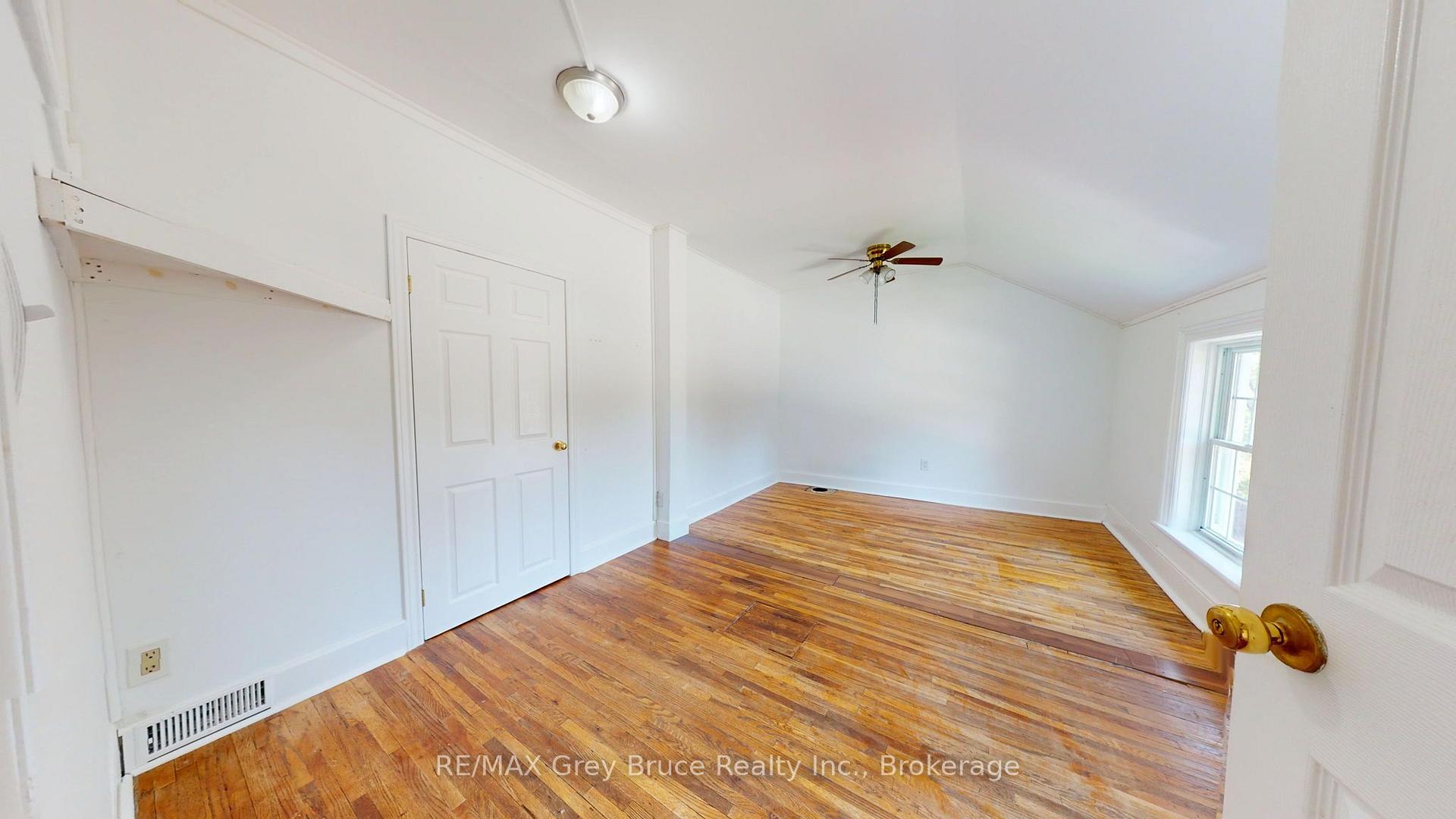 Photo 23 of 218 Denmark Street, Meaford — HOMEH