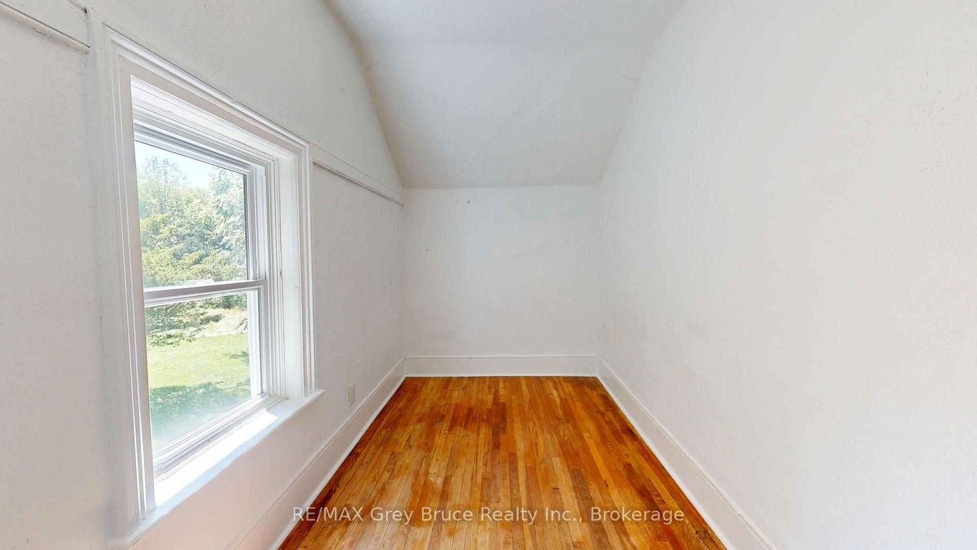 Photo 32 of 218 Denmark Street, Meaford — HOMEH