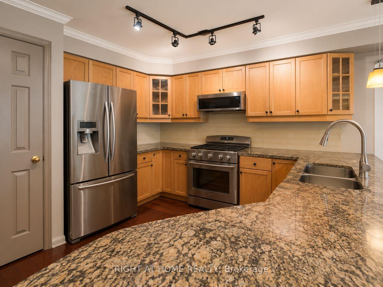 Photo 7 of Unit 75, 505 Blue Jay Drive, London, North B — HOMEH