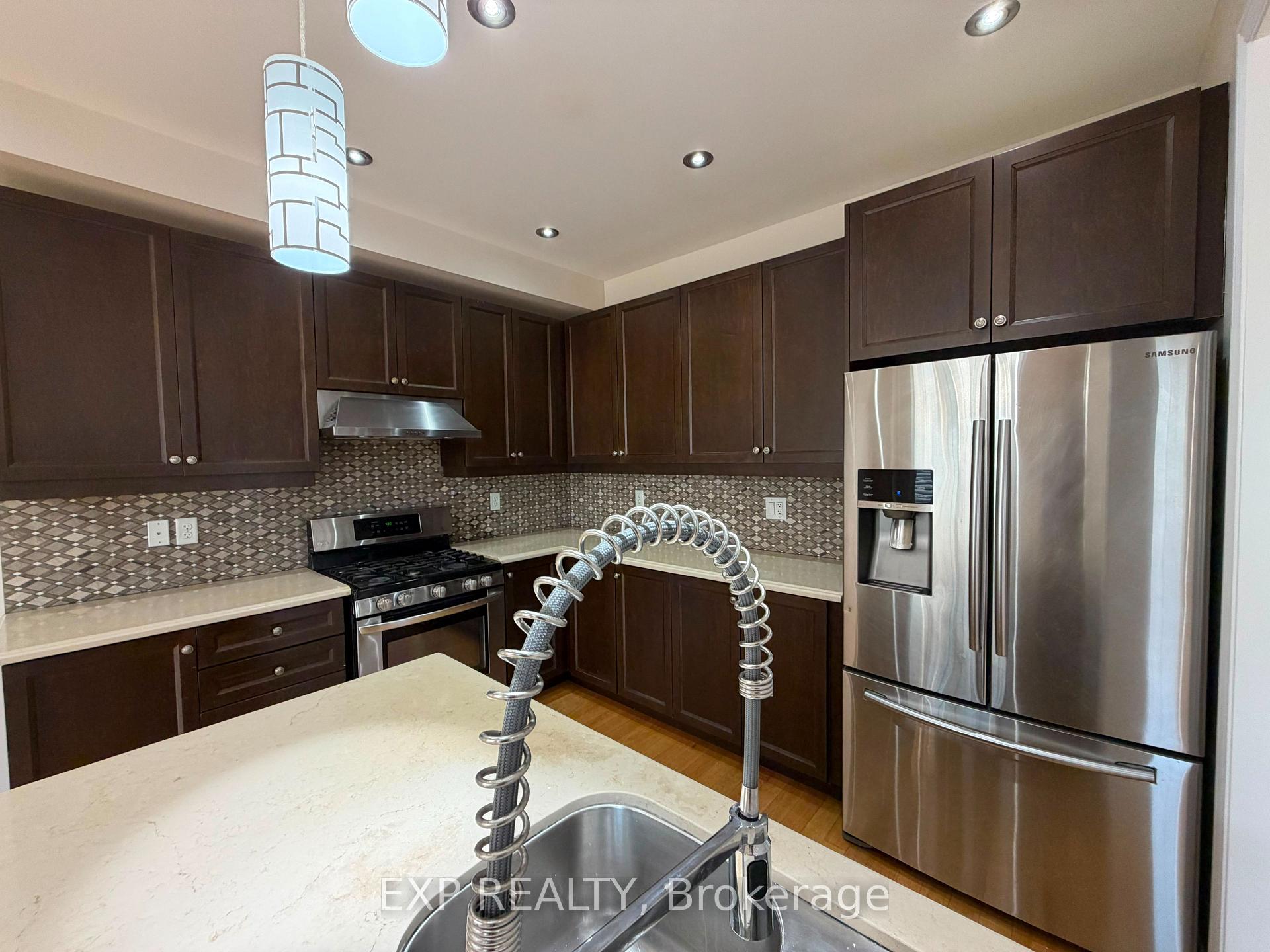 Photo 11 of 17 Yardmaster Drive, Brampton, Northwest Brampton — HOMEH