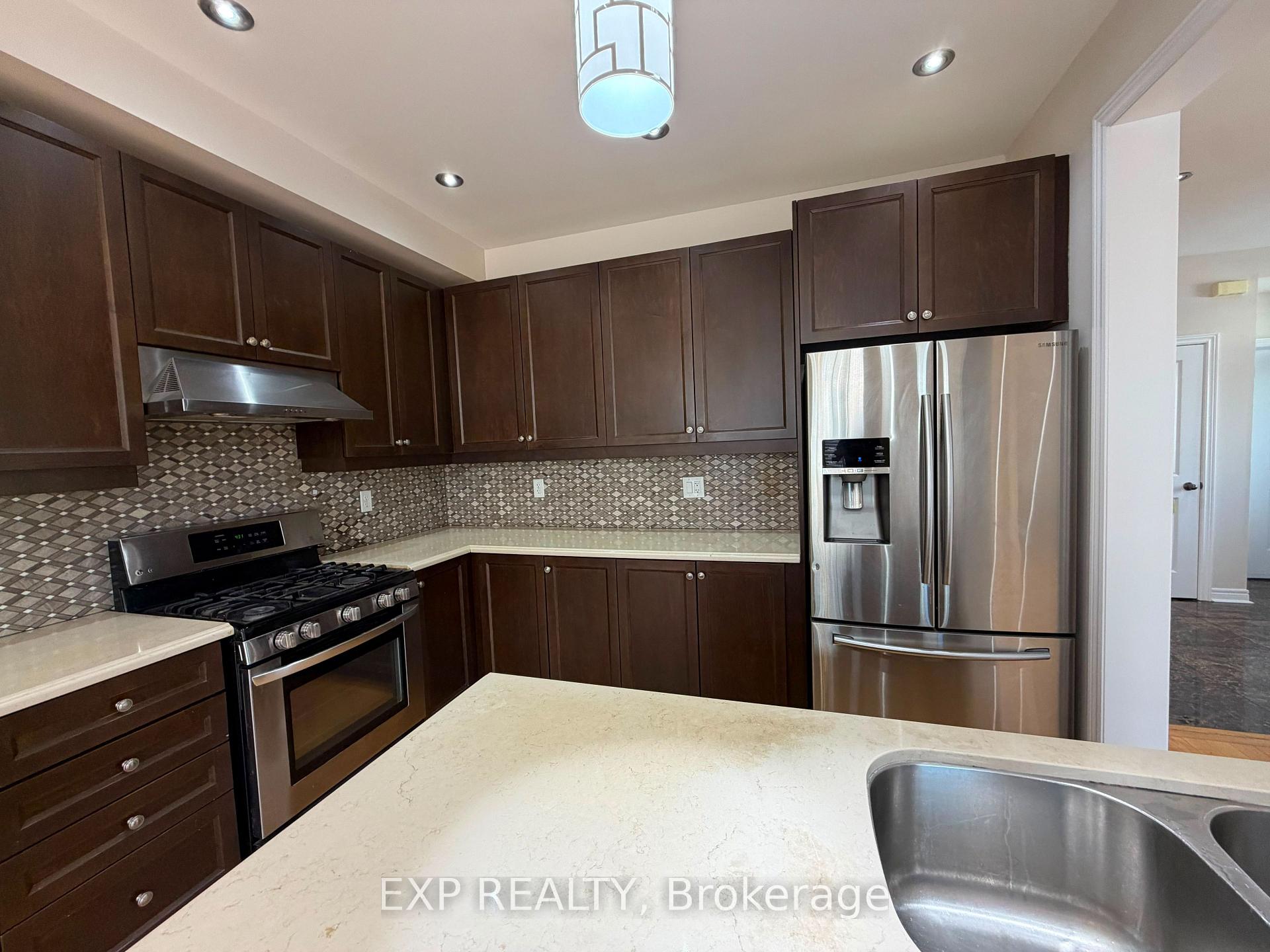 Photo 12 of 17 Yardmaster Drive, Brampton, Northwest Brampton — HOMEH