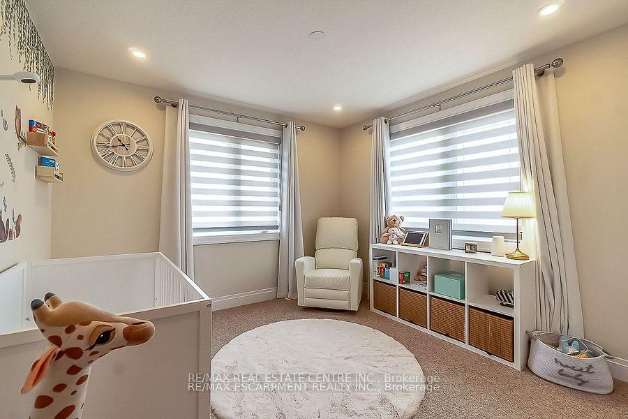 Photo 5 of 41 Westfield Crescent, Hamilton, Waterdown — HOMEH