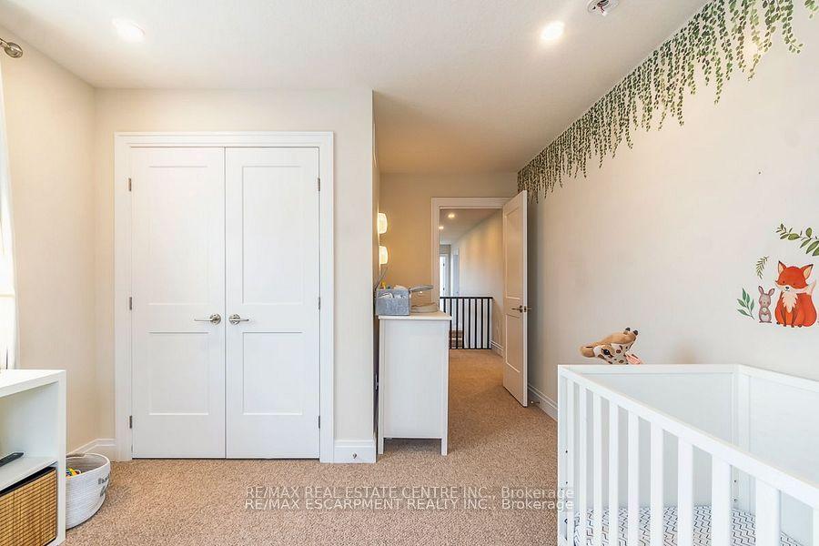 Photo 6 of 41 Westfield Crescent, Hamilton, Waterdown — HOMEH