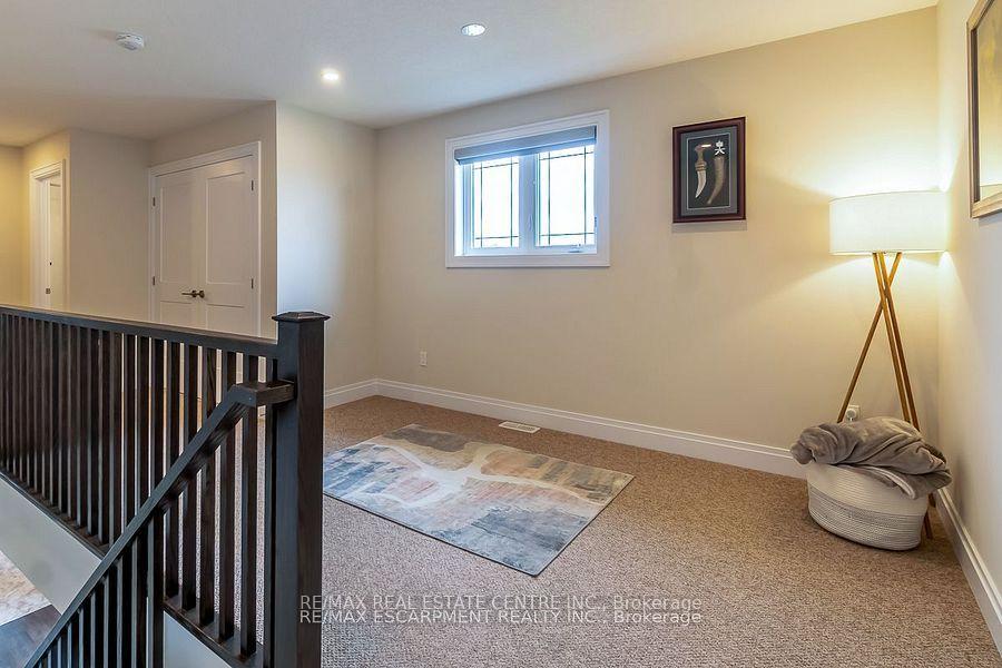 Photo 7 of 41 Westfield Crescent, Hamilton, Waterdown — HOMEH