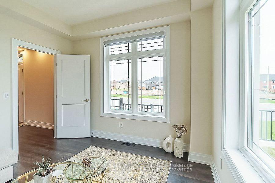 Photo 16 of 41 Westfield Crescent, Hamilton, Waterdown — HOMEH
