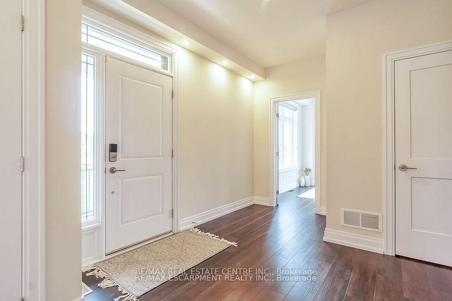 Photo 18 of 41 Westfield Crescent, Hamilton, Waterdown — HOMEH