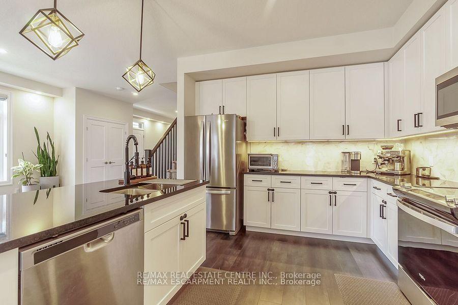 Photo 22 of 41 Westfield Crescent, Hamilton, Waterdown — HOMEH