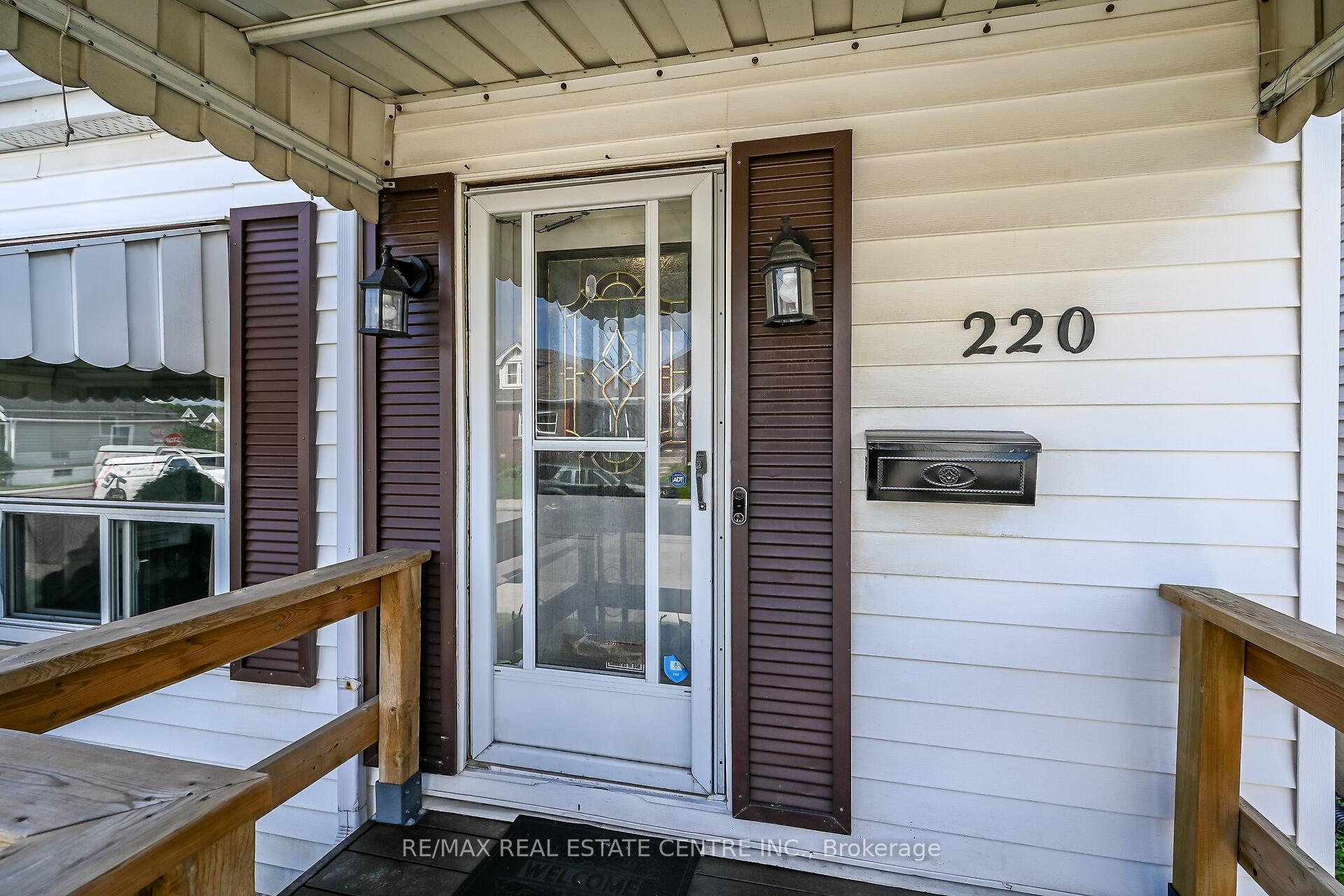Photo 2 of 220 Paling Avenue, Hamilton, Homeside — HOMEH
