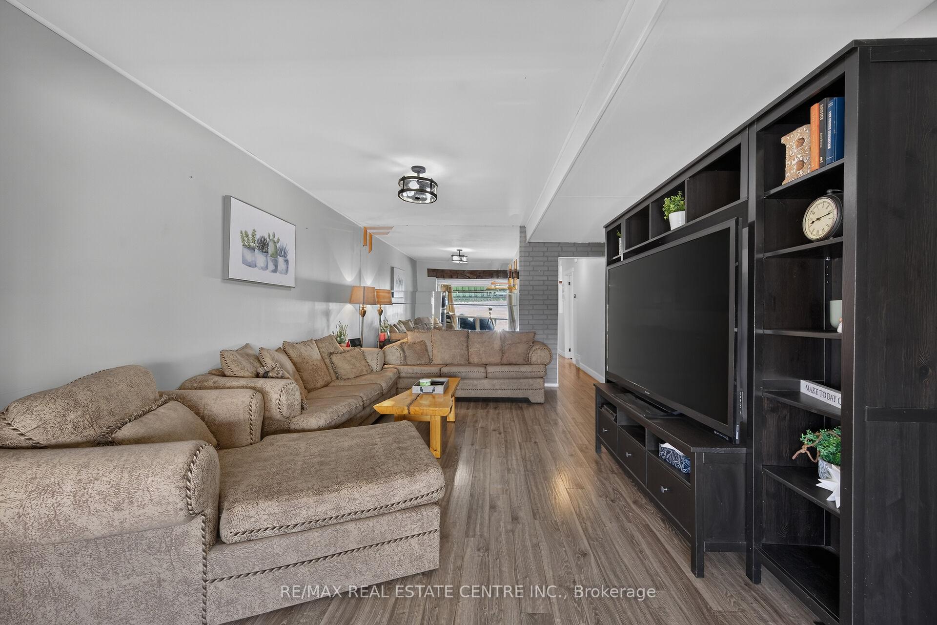 Photo 7 of 220 Paling Avenue, Hamilton, Homeside — HOMEH