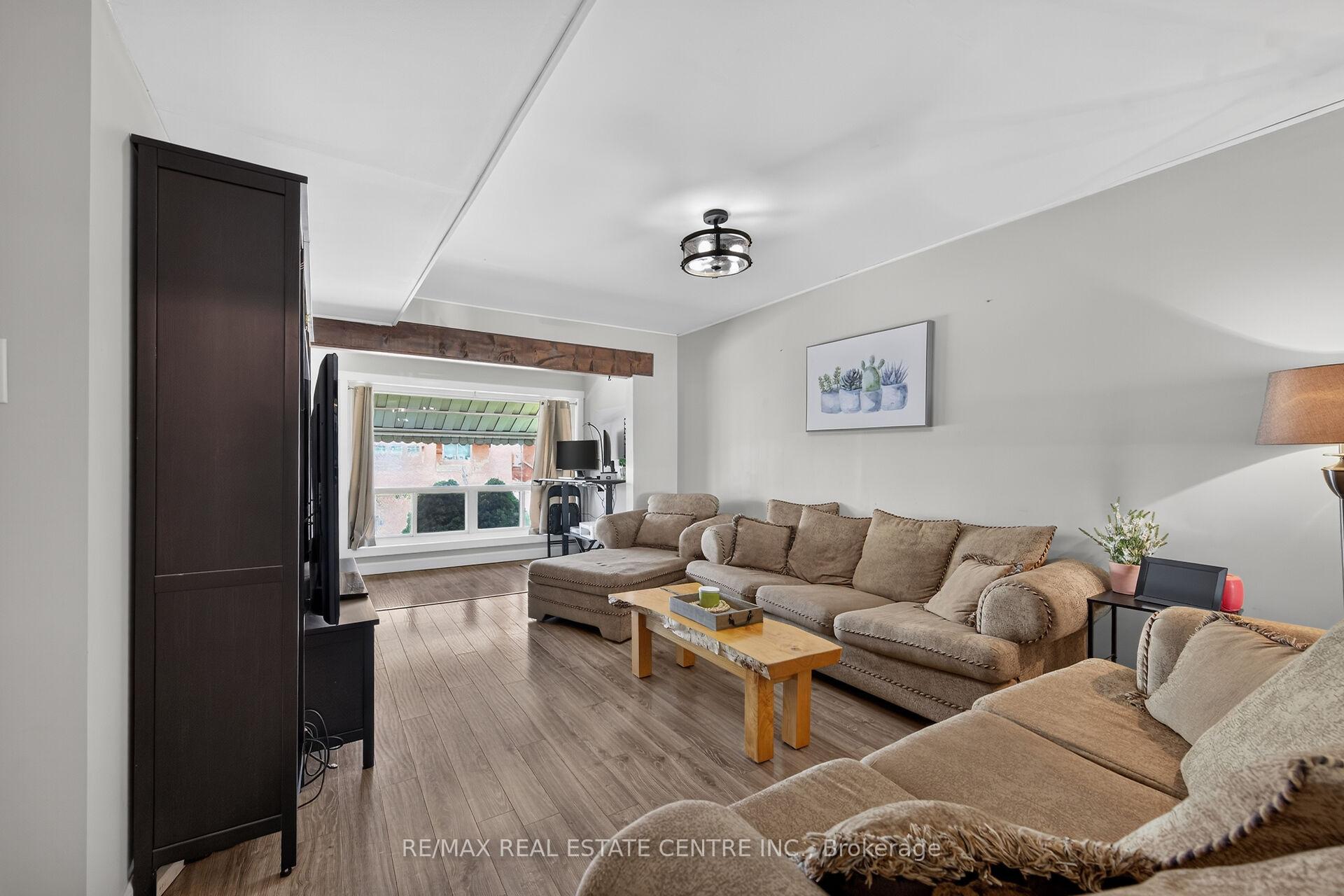 Photo 9 of 220 Paling Avenue, Hamilton, Homeside — HOMEH