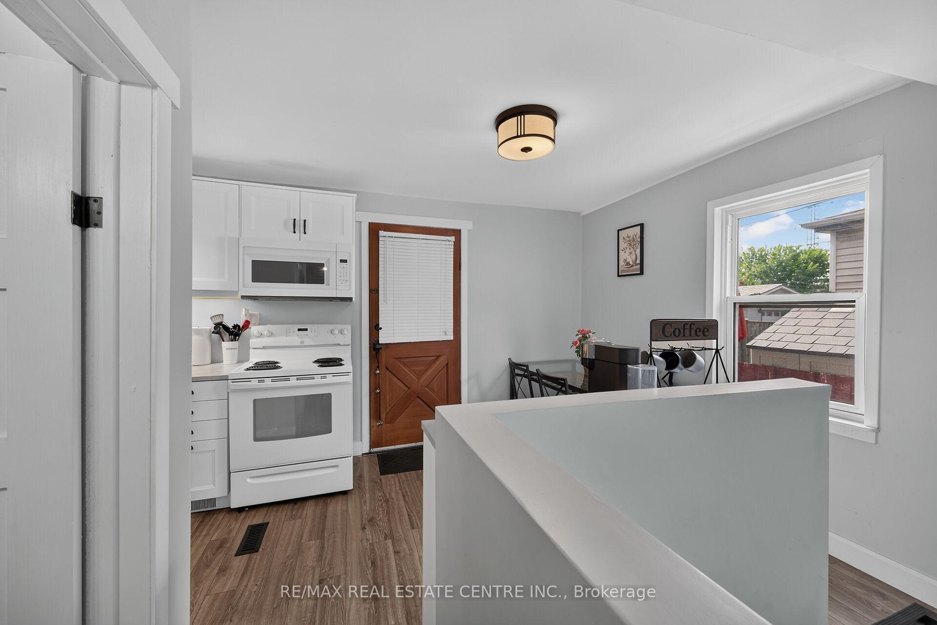 Photo 12 of 220 Paling Avenue, Hamilton, Homeside — HOMEH