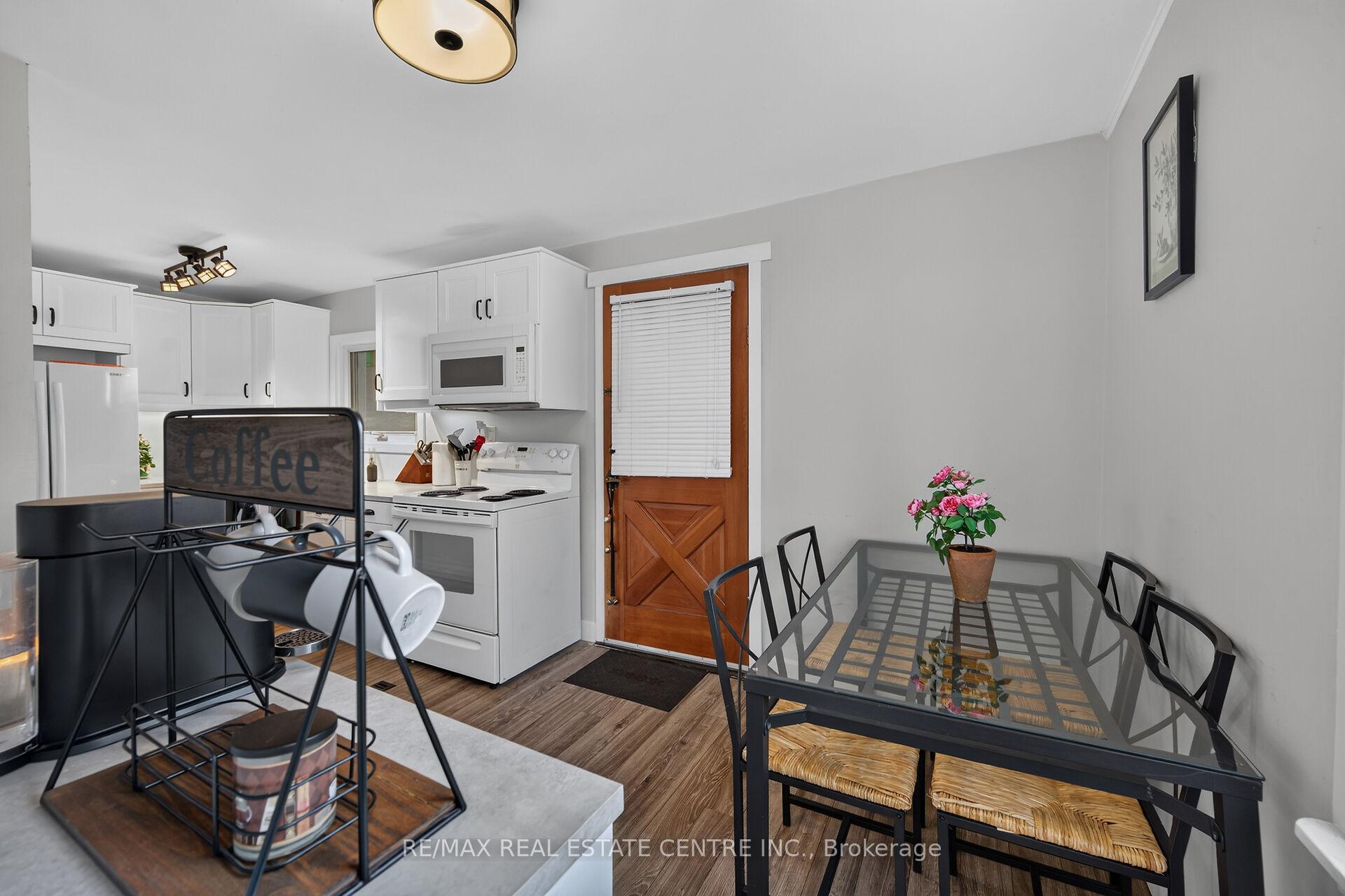 Photo 14 of 220 Paling Avenue, Hamilton, Homeside — HOMEH