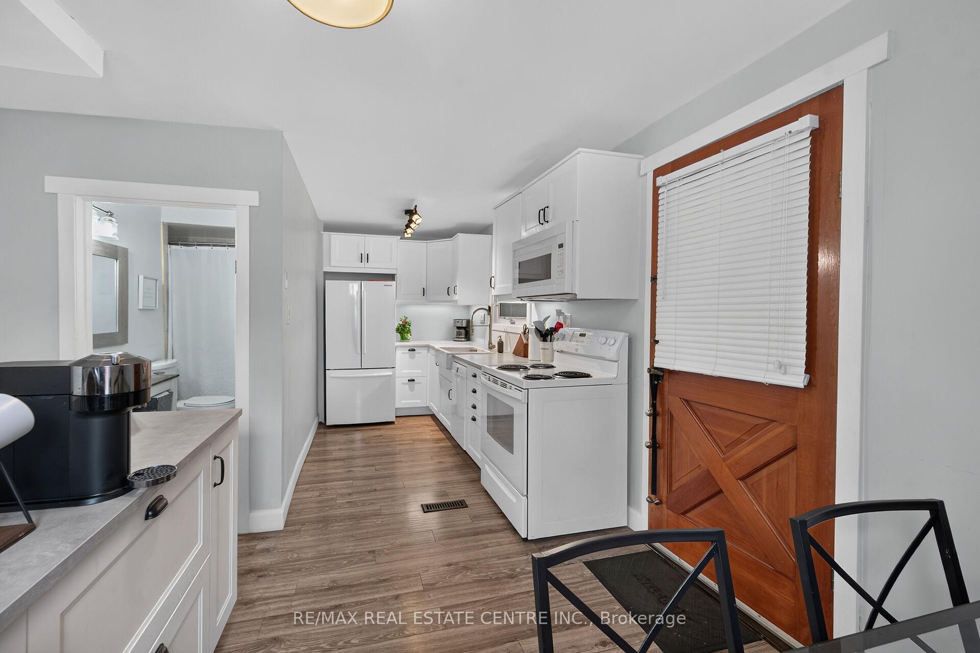 Photo 15 of 220 Paling Avenue, Hamilton, Homeside — HOMEH