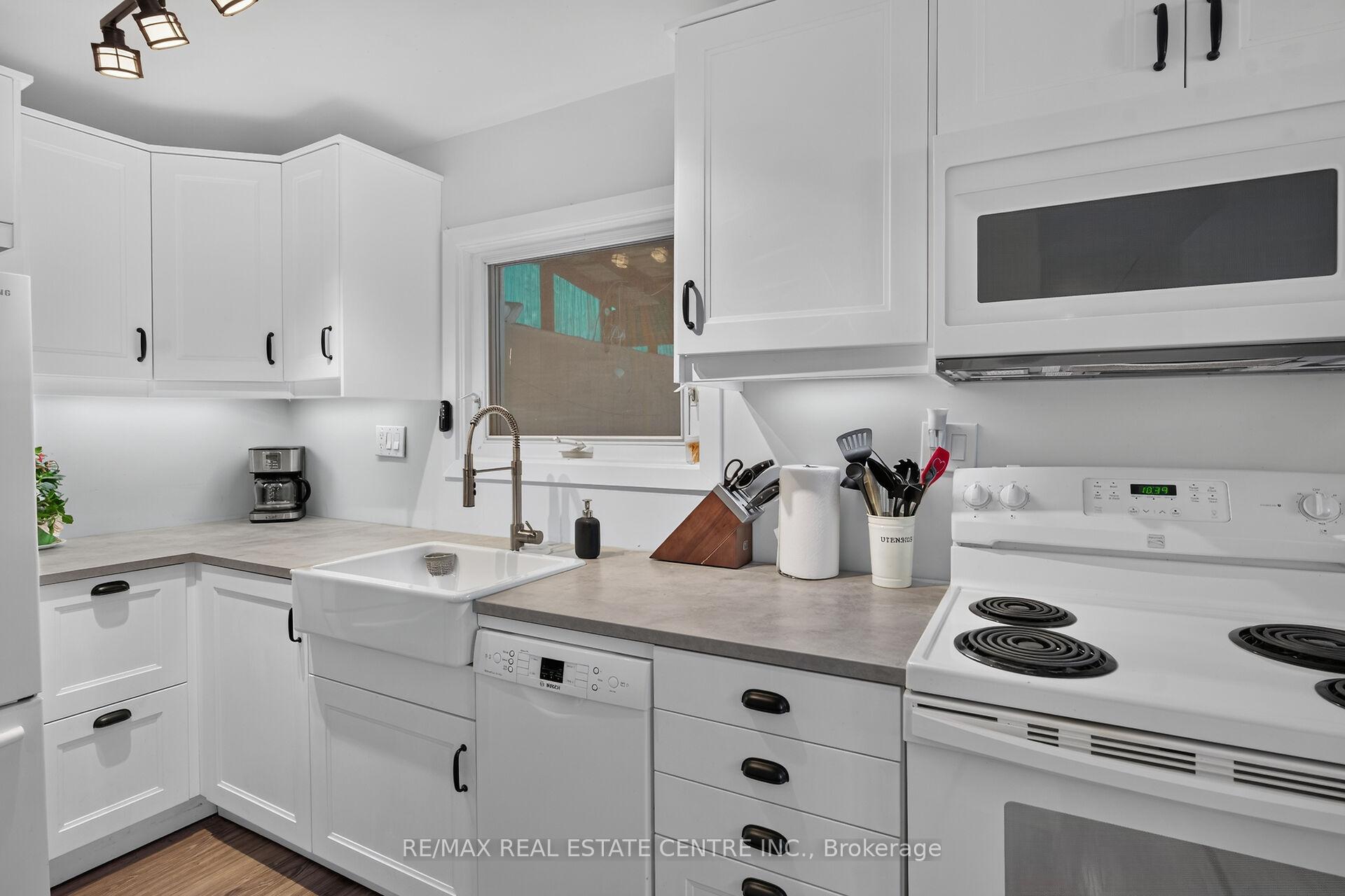 Photo 18 of 220 Paling Avenue, Hamilton, Homeside — HOMEH